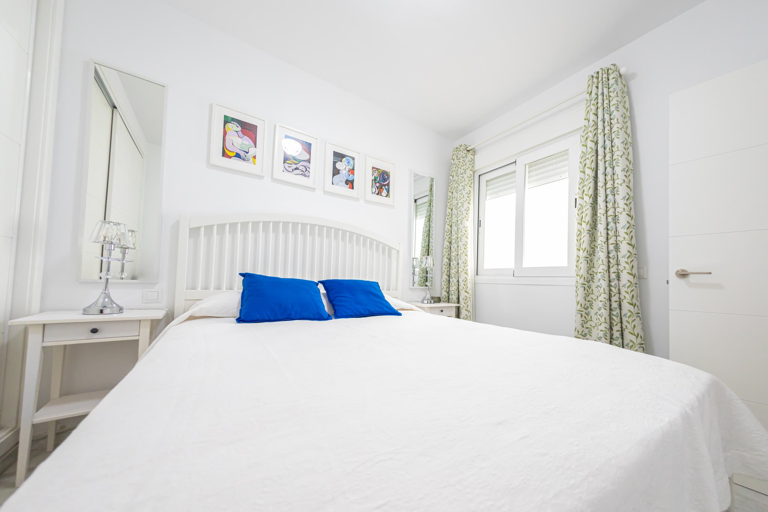 Stylish 3 Bedroom Apartment at the Heart of Nueva Andalucia Close to Centro Plaza - Image 3