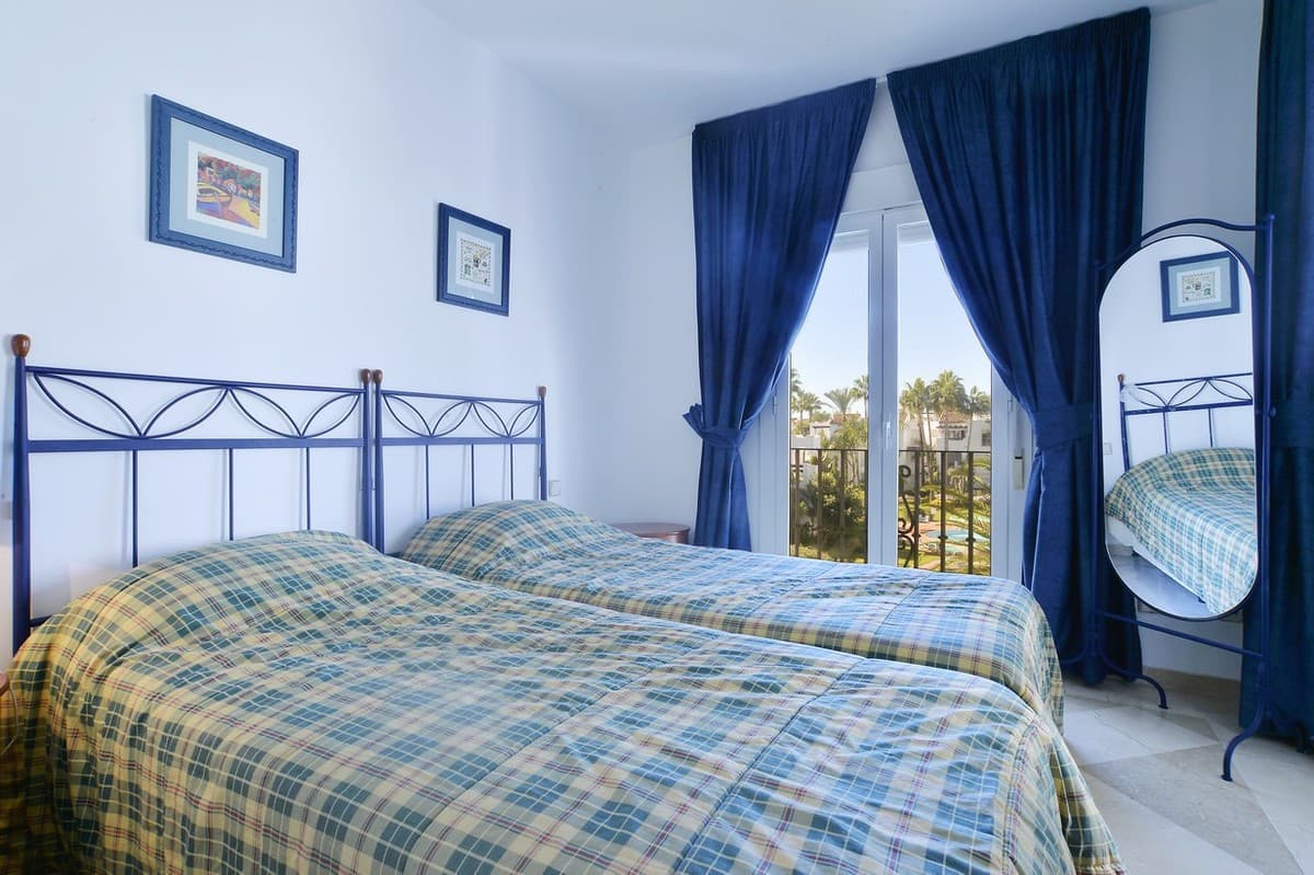Stunning Penthouse Just Footsteps Away from Estepona's Beaches - Image 6
