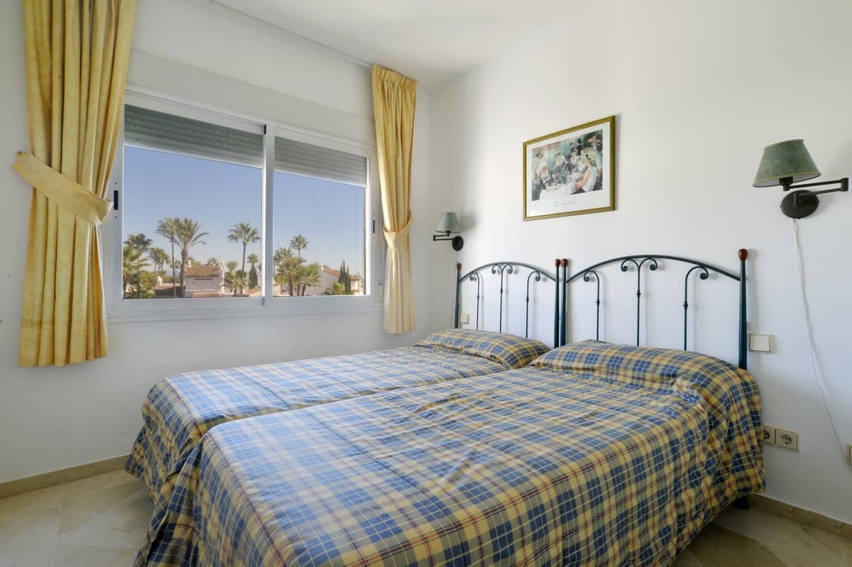 Stunning Penthouse Just Footsteps Away from Estepona's Beaches - Image 7