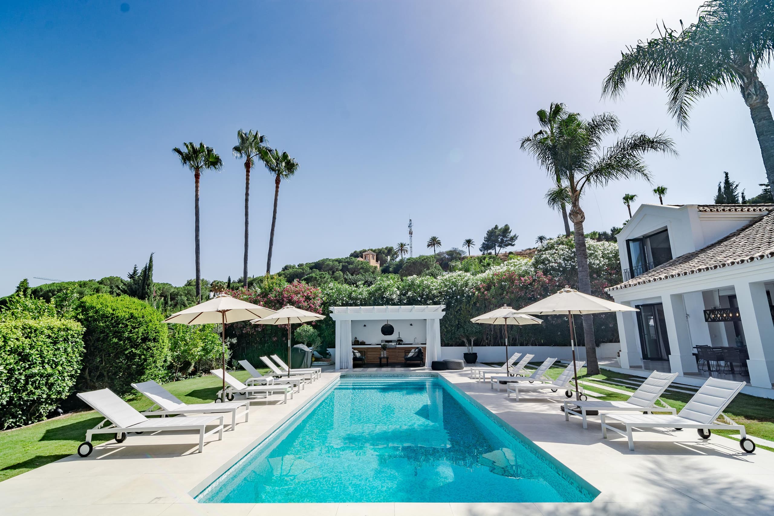 Captivating Chic Villa in the heart of Nueva Andalucia and walking distance to Puerto Banus - Image 3