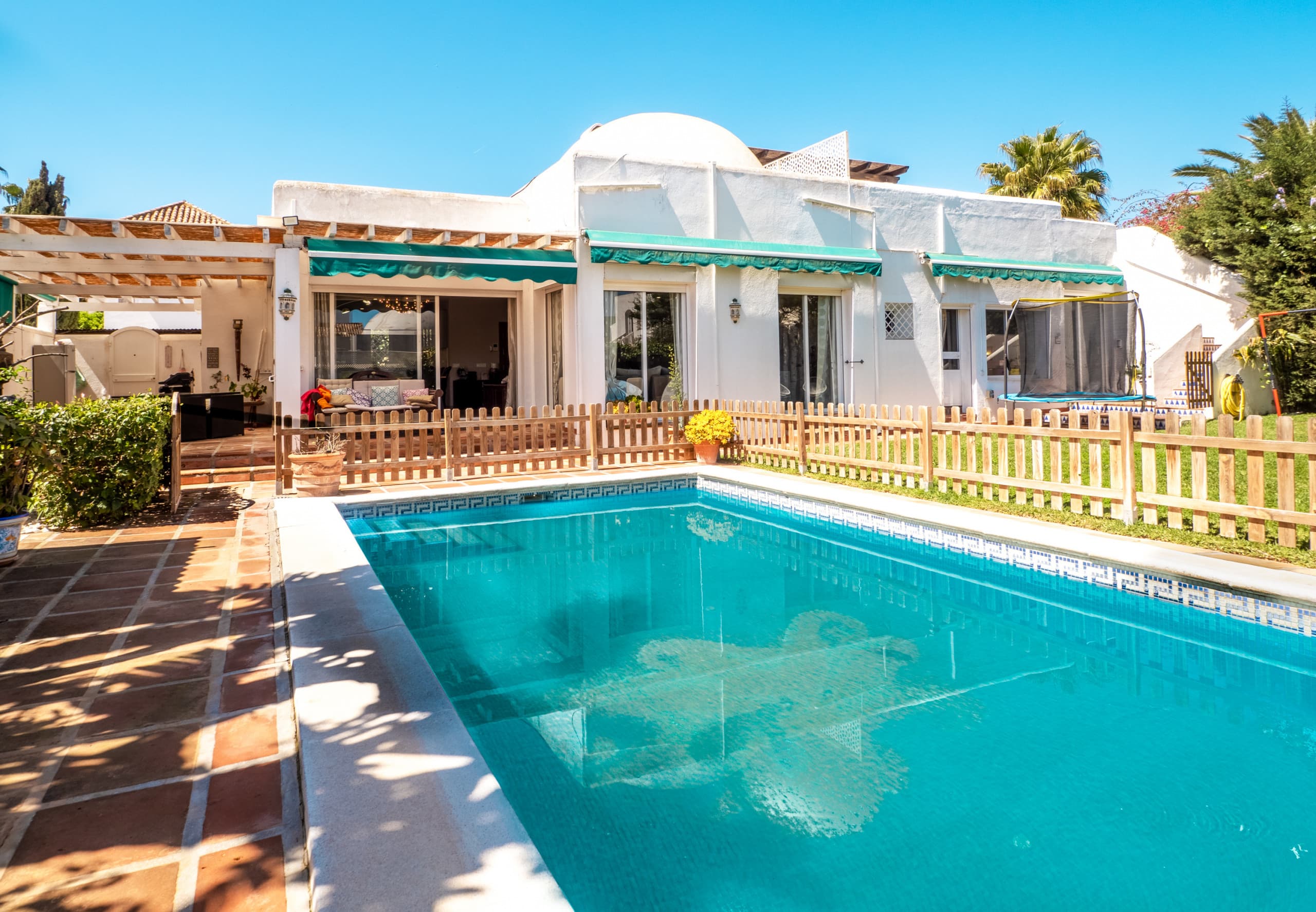 Andalusian Delight Family Villa with 3 bedrooms with Amazing mountains Views - Image 2