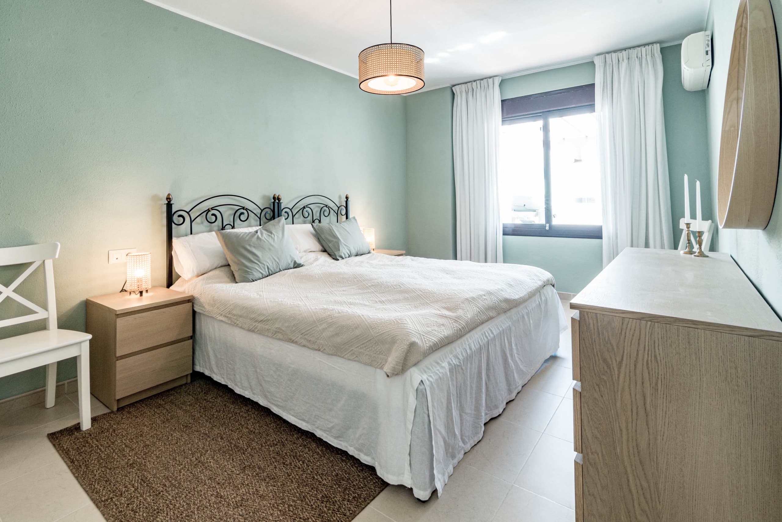 Amazing 2-Bedroom Retreat in Nueva Andalucia, Steps from Centro Plaza - Image 7