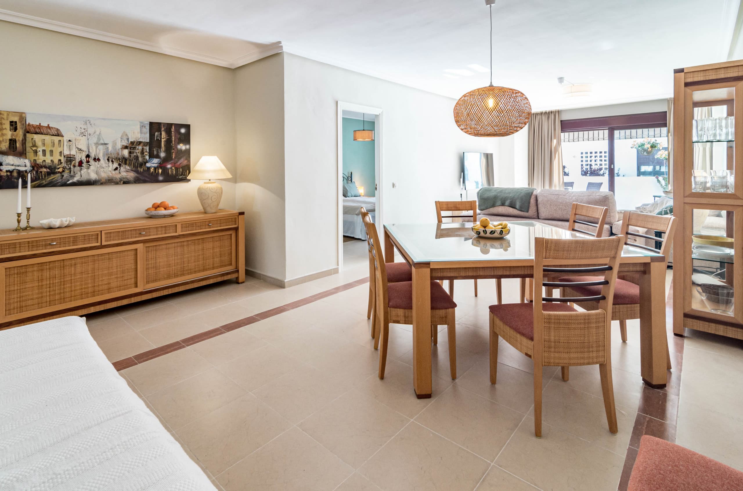 Amazing 2-Bedroom Retreat in Nueva Andalucia, Steps from Centro Plaza - Image 2
