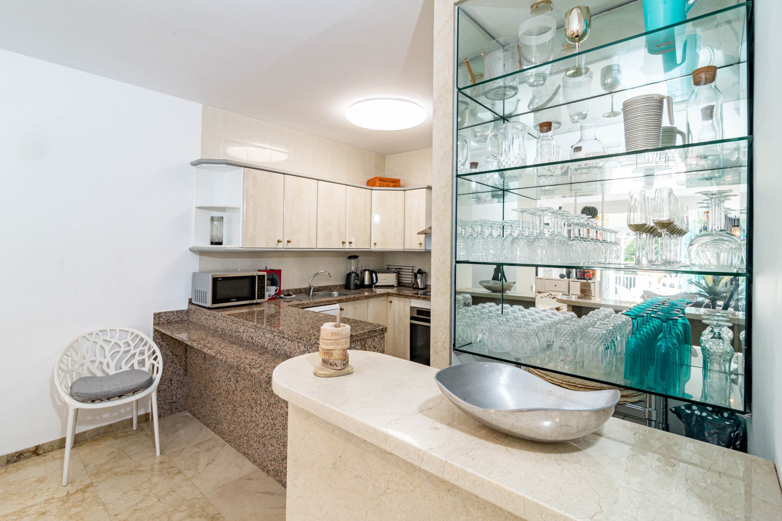 Cozy 2 bedroom corner apartment in Puerto Banus with a Stunning Terrace - Image 5