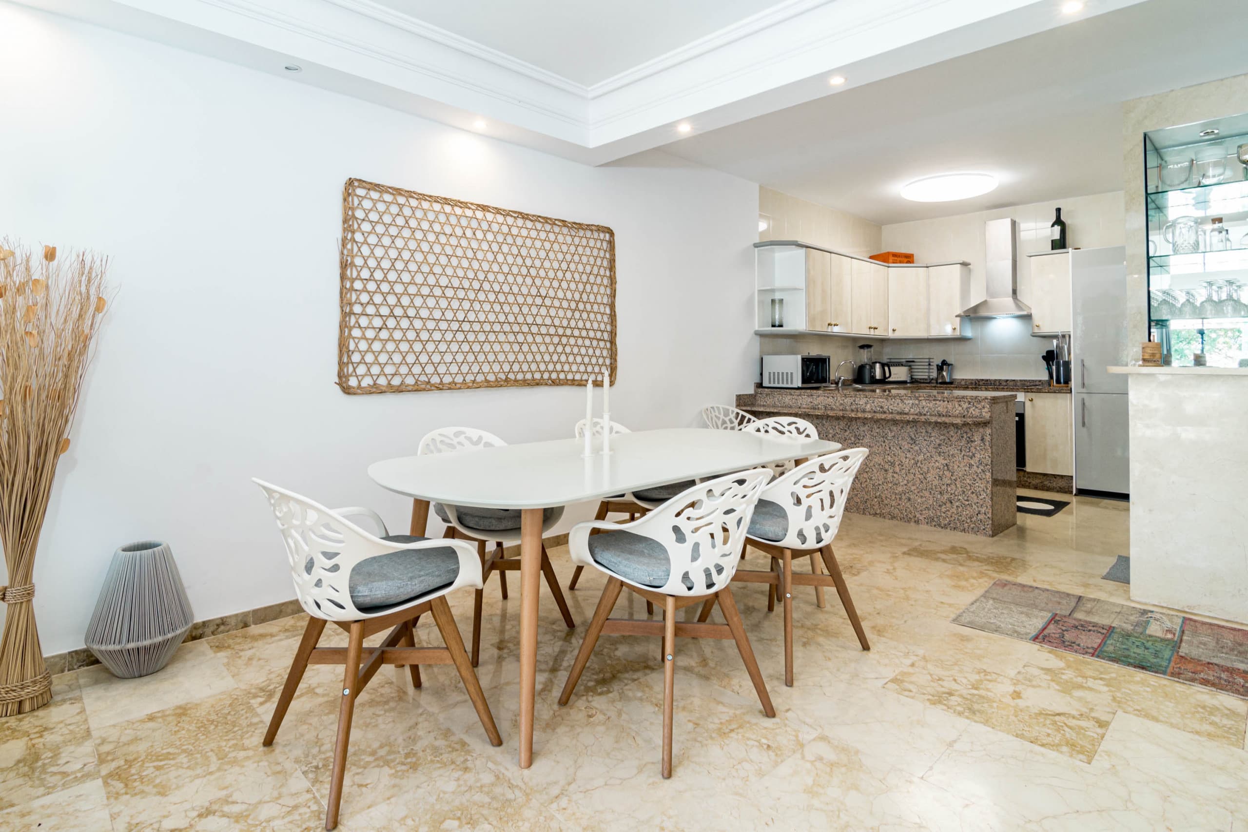 Cozy 2 bedroom corner apartment in Puerto Banus with a Stunning Terrace - Image 7