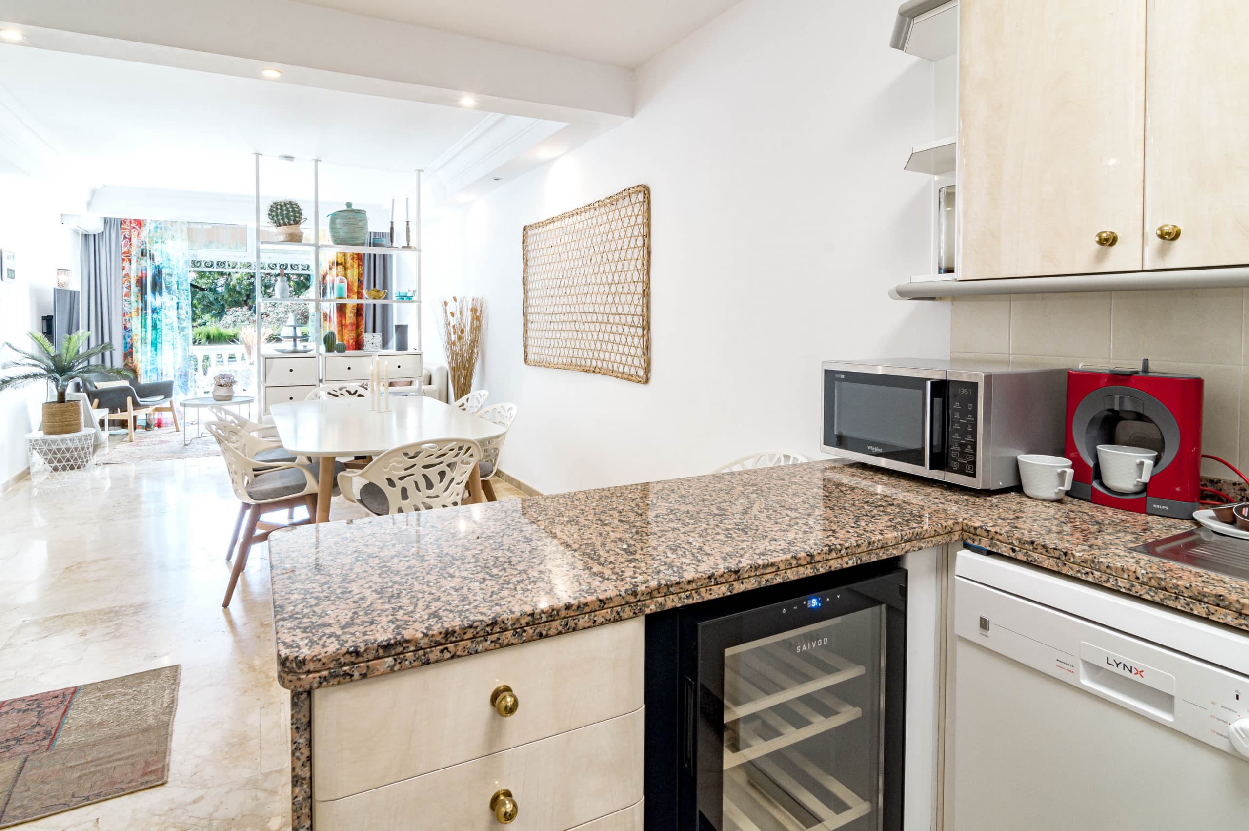 Cozy 2 bedroom corner apartment in Puerto Banus with a Stunning Terrace - Image 6