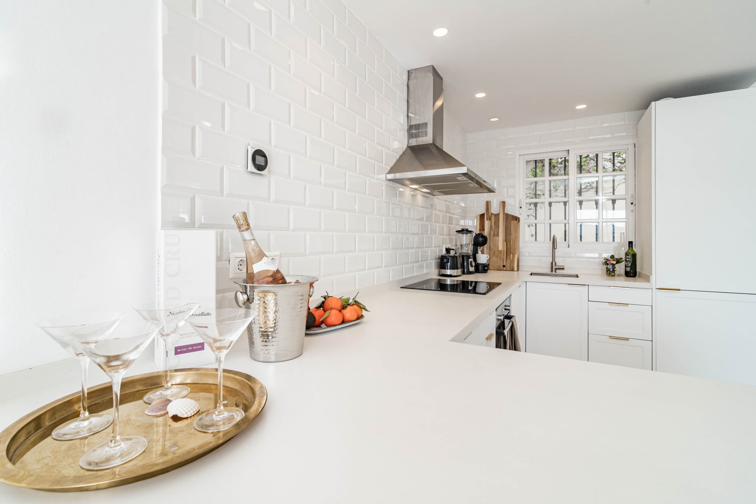 Stunning 2 bedroom Townhouse with Serene Terrace and Charming Mountain Views - Image 4
