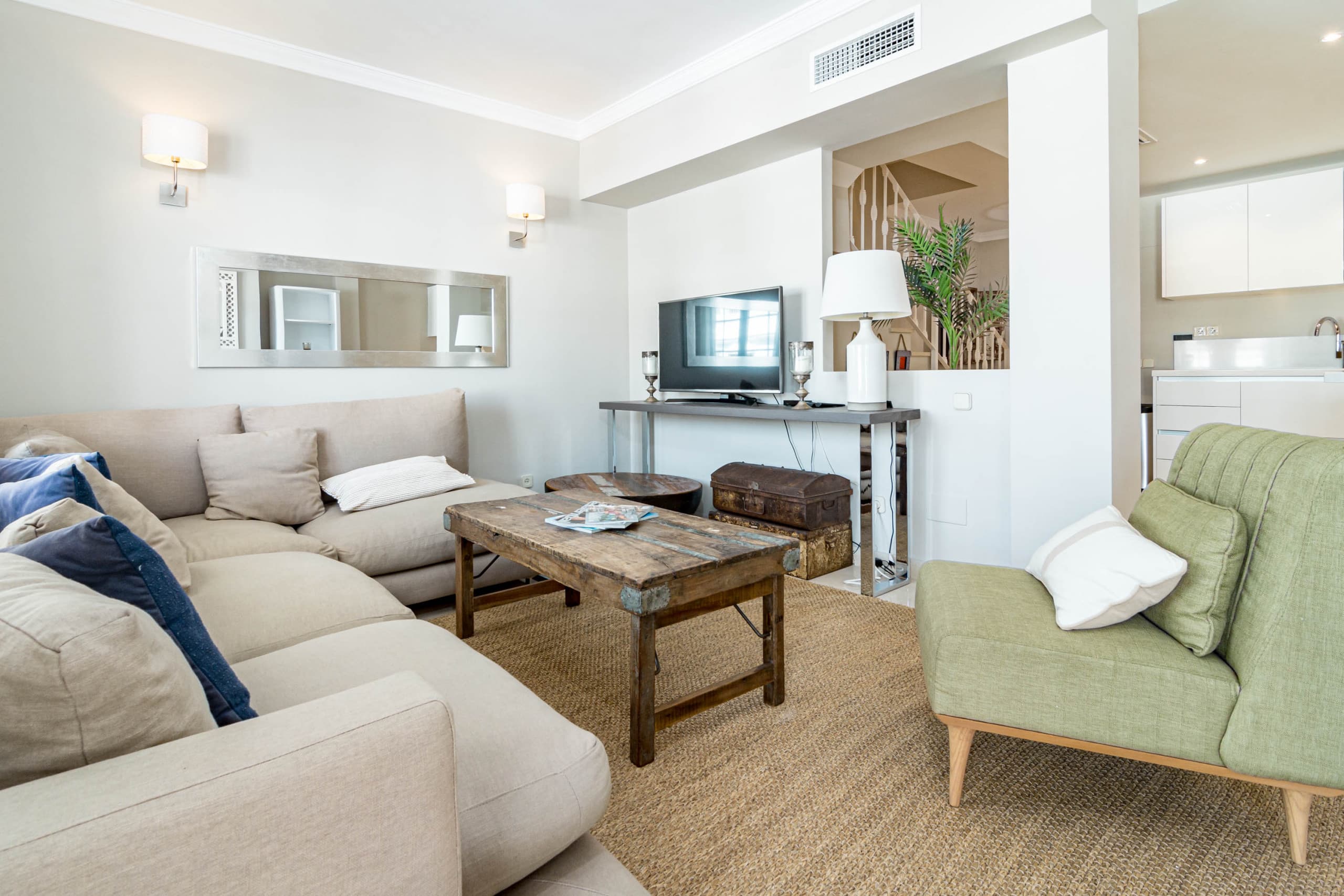 Captivating Coastal Townhouse in Aloha Pueblo with amazing Mountain Views - Image 6