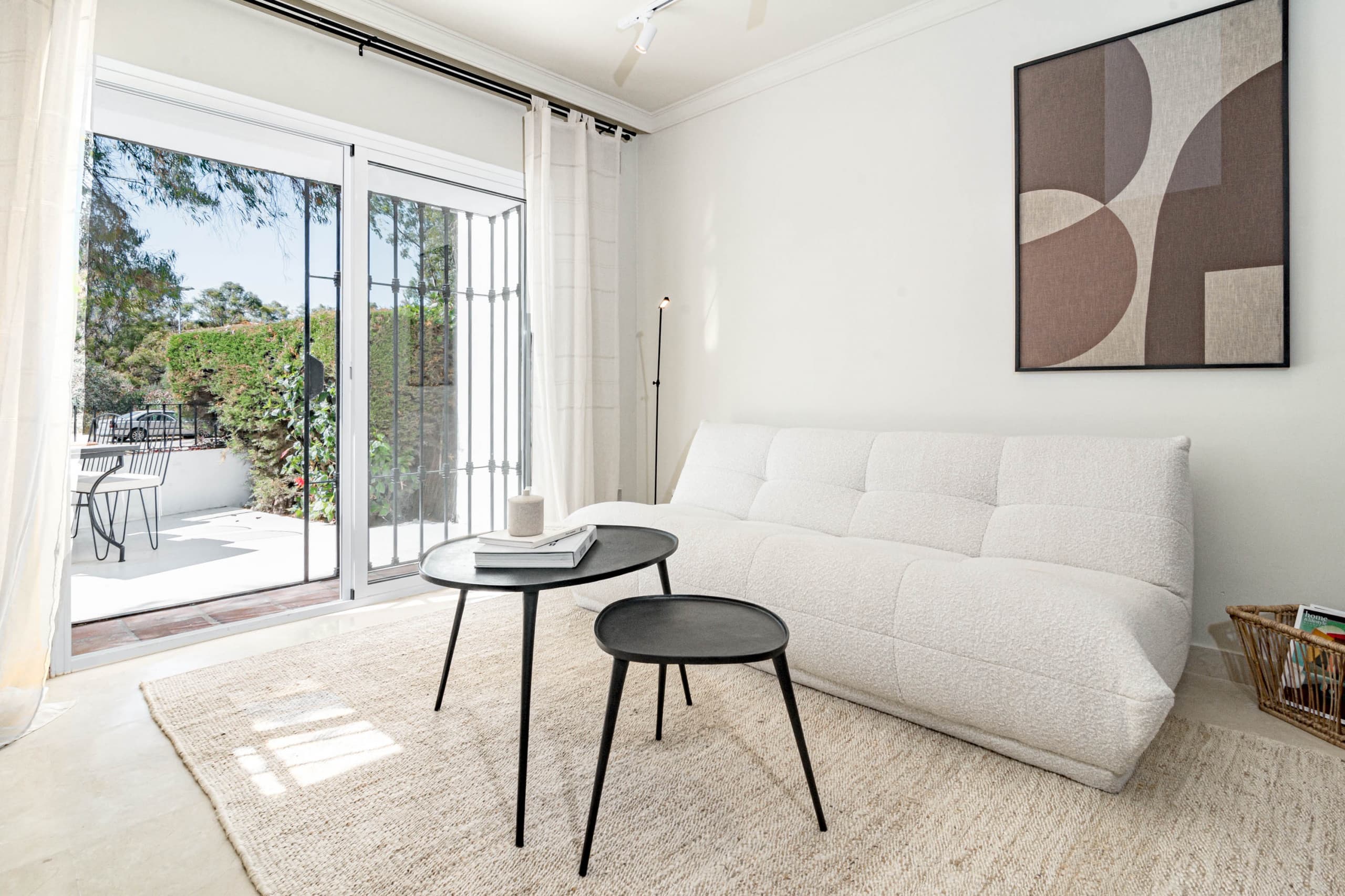 Fully Renovated Modern 2 bedroom apartment in Aloha Pueblo - Image 4