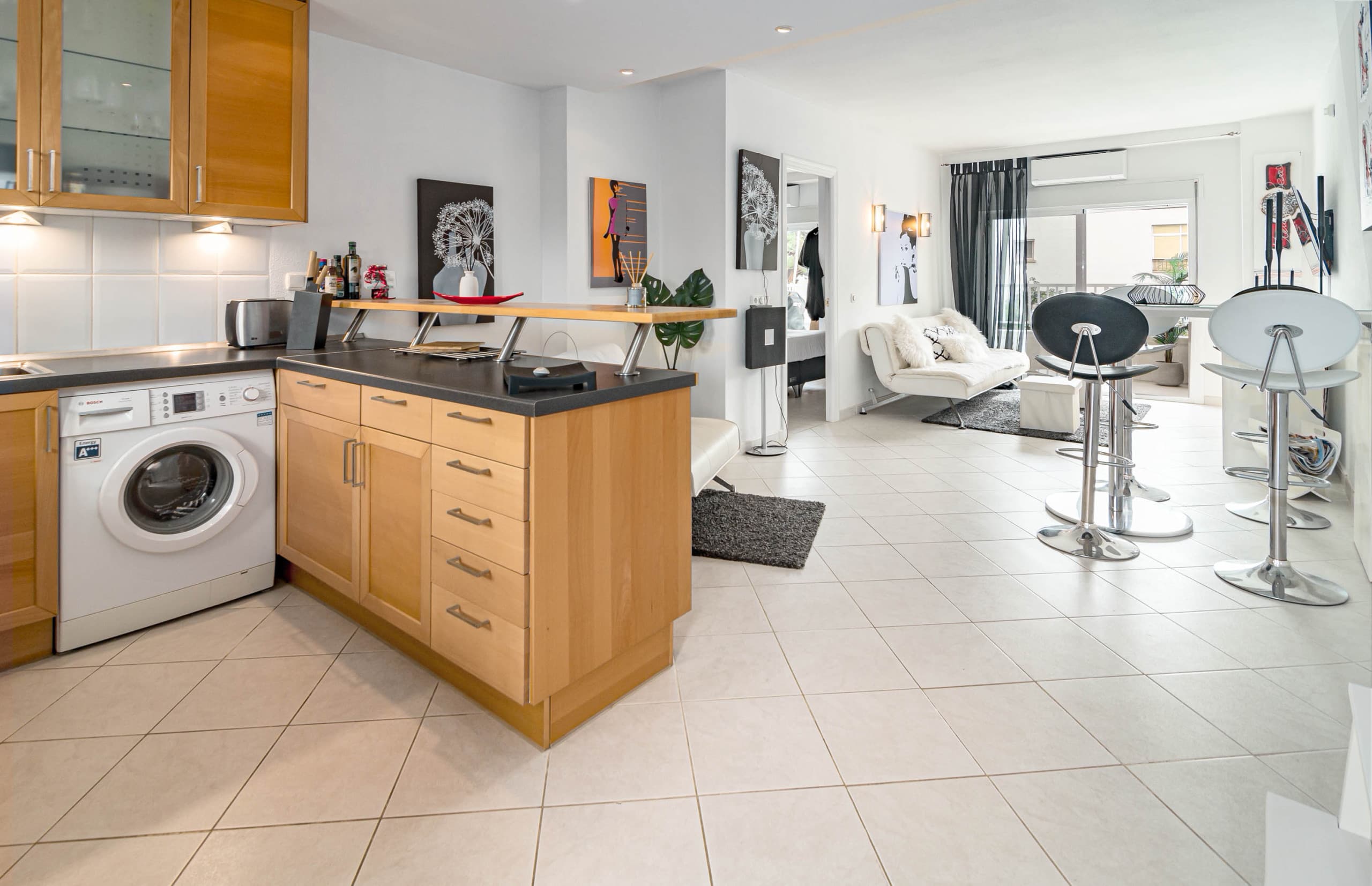 Cozy Seaside 1 bedroom apartment in Puento Romano area - Image 6