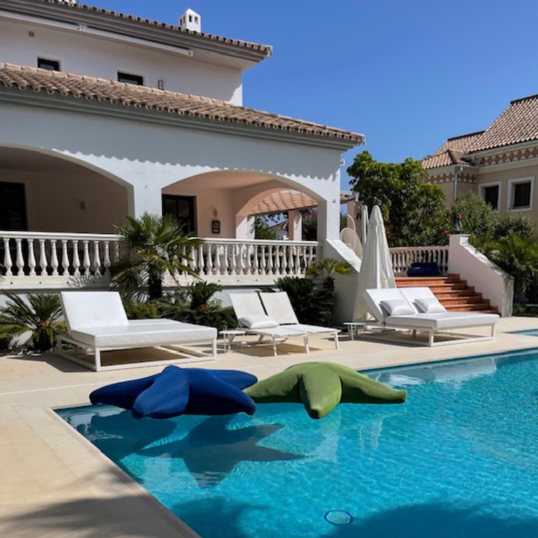 Charming Andalusian 5-Bedroom Villa in Cortijo del Mar footsteps away from the beach - Image 2