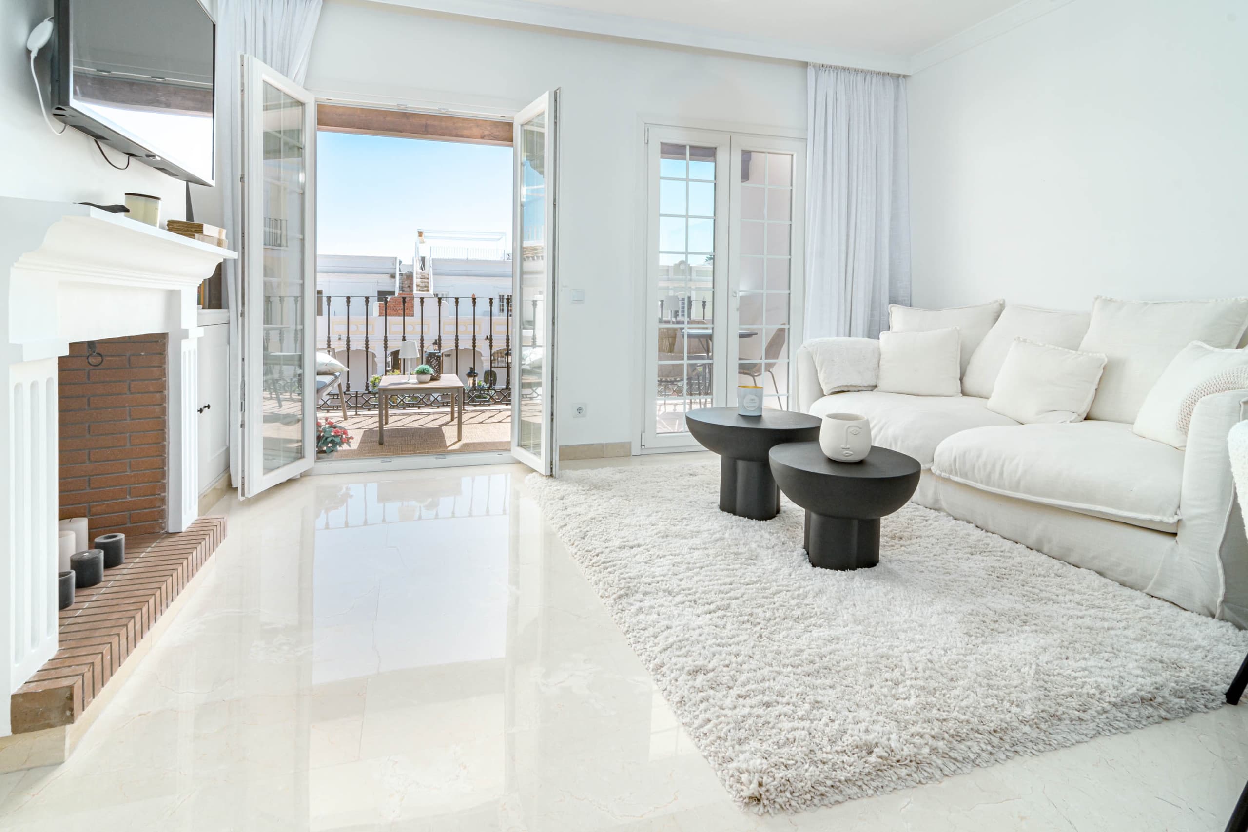 Exclusively Modern 2-Bedroom Apartment in Aloha Pueblo - Image 7