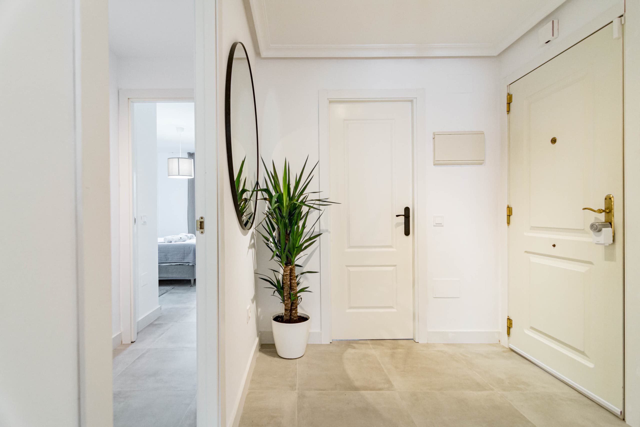 Modern 2 bedroom in Nueva Andalucia , walking distance to Centro Plaza - Image 4