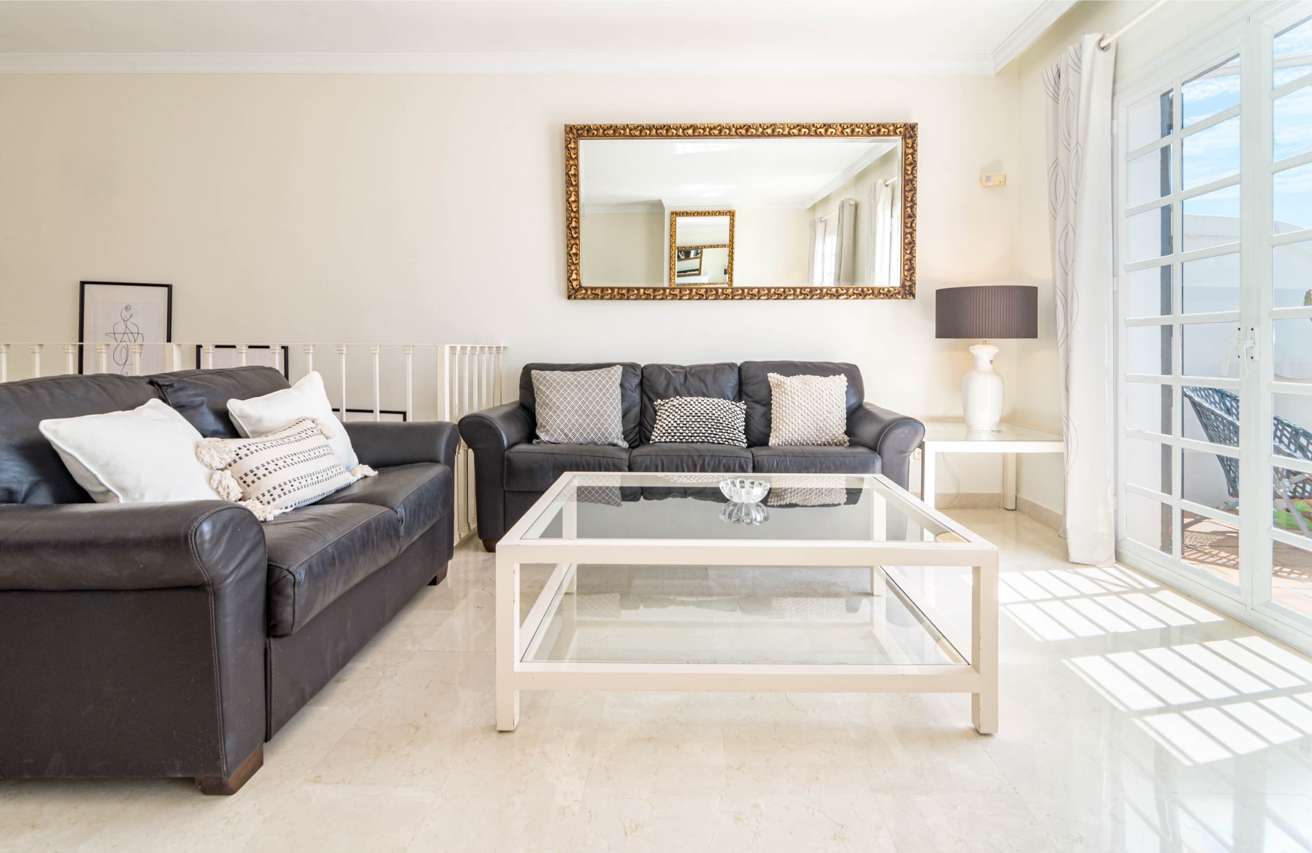 Townhouse with a rooftop terrace near Puerto Banus - Image 6
