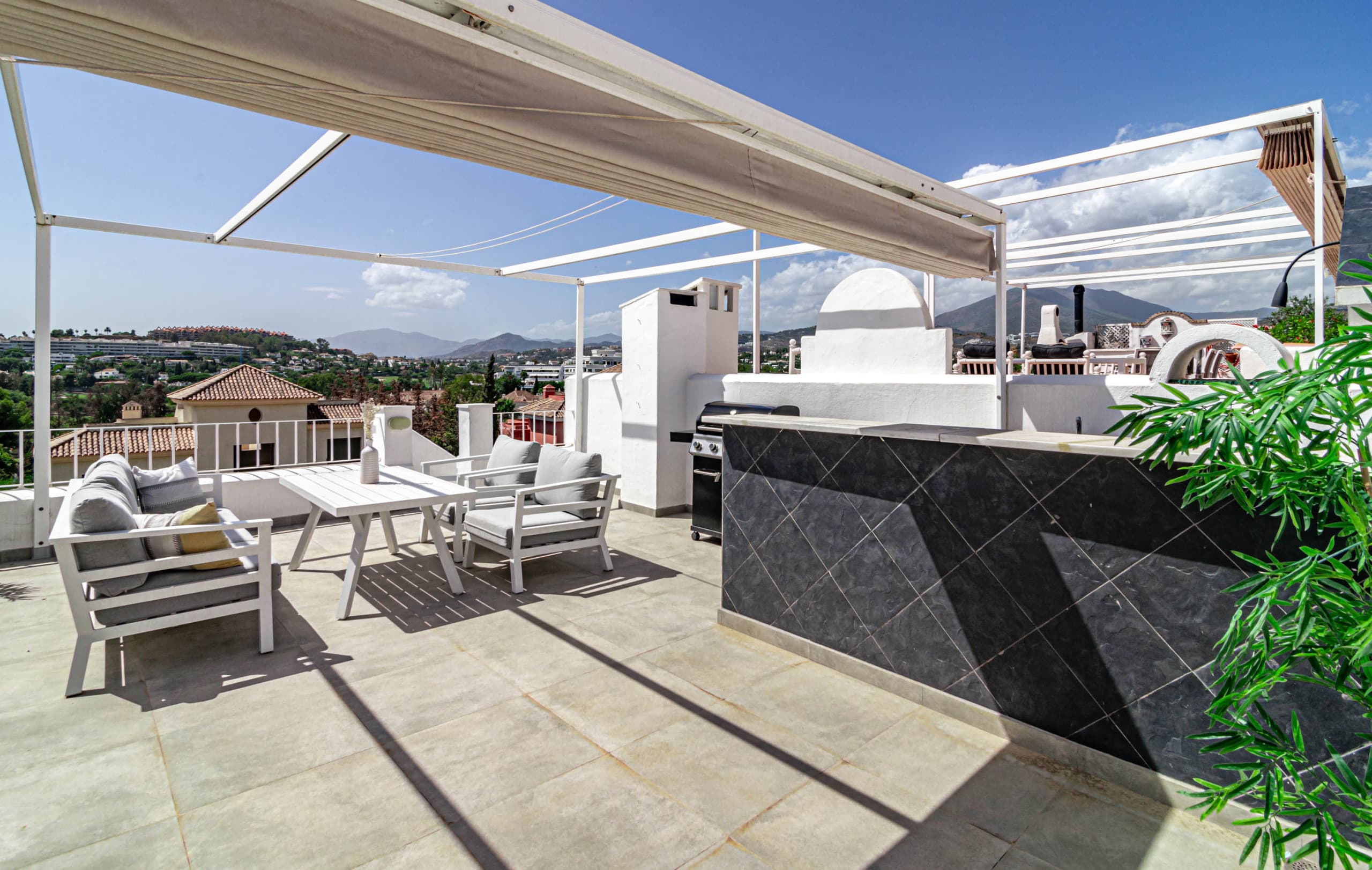 Huge townhouse in Aloha Pueblo - Image 4