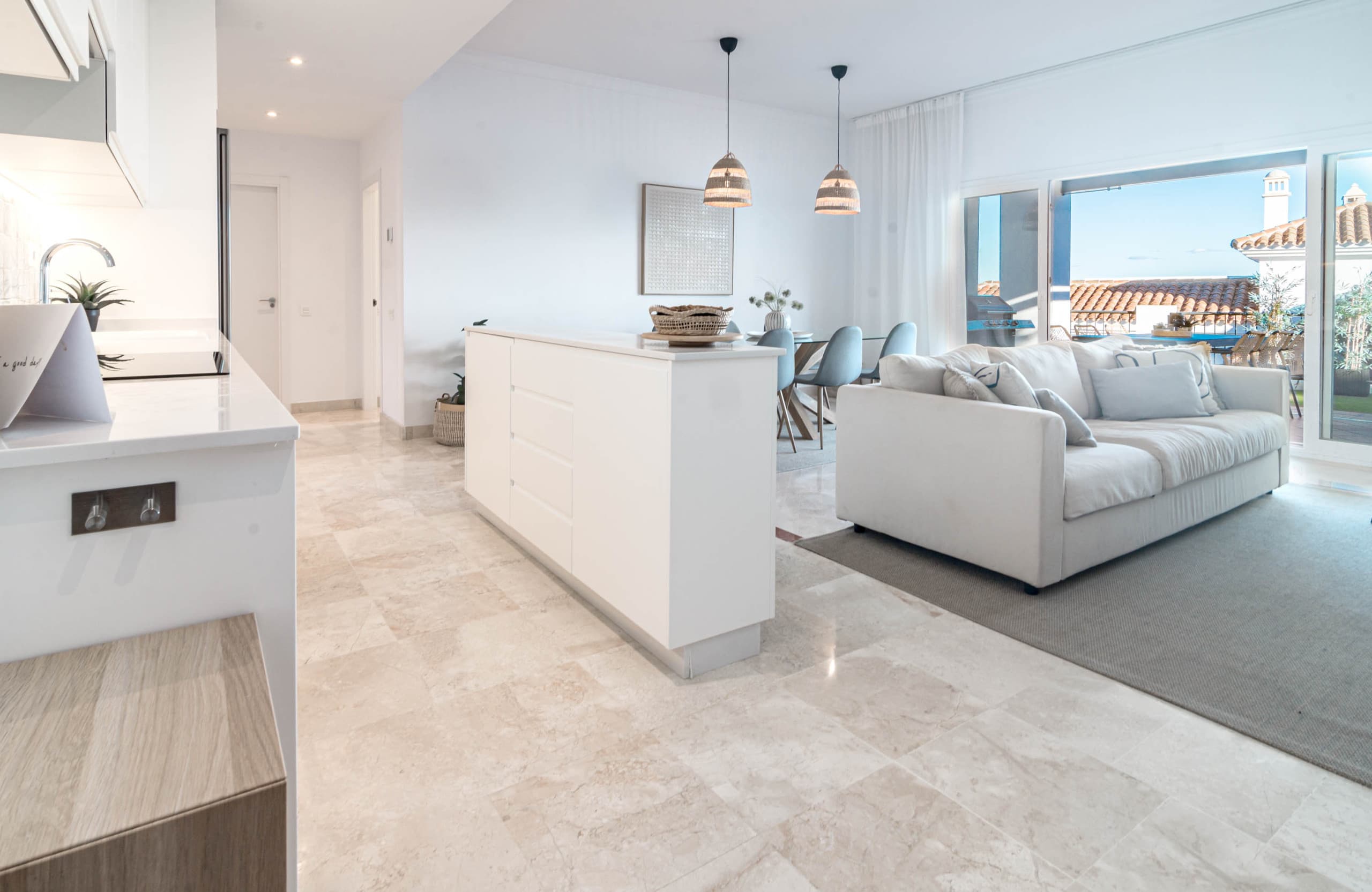 Amazing 3 bedroom surrounded by mountain views - Image 3