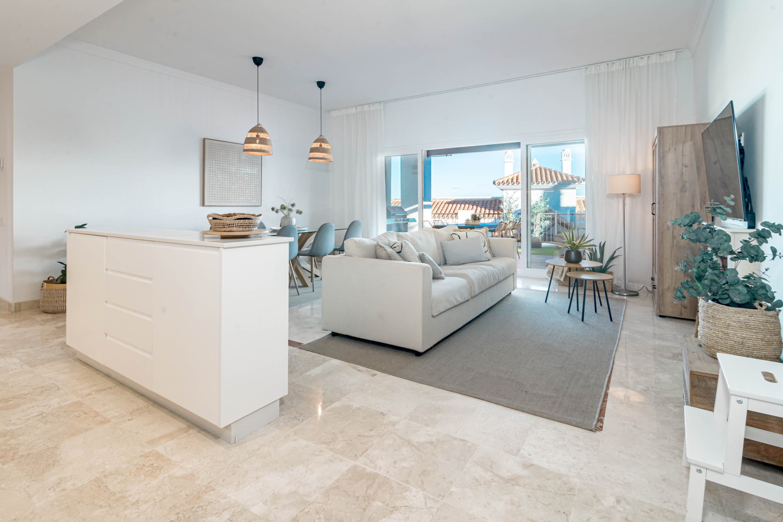 Amazing 3 bedroom surrounded by mountain views - Image 4