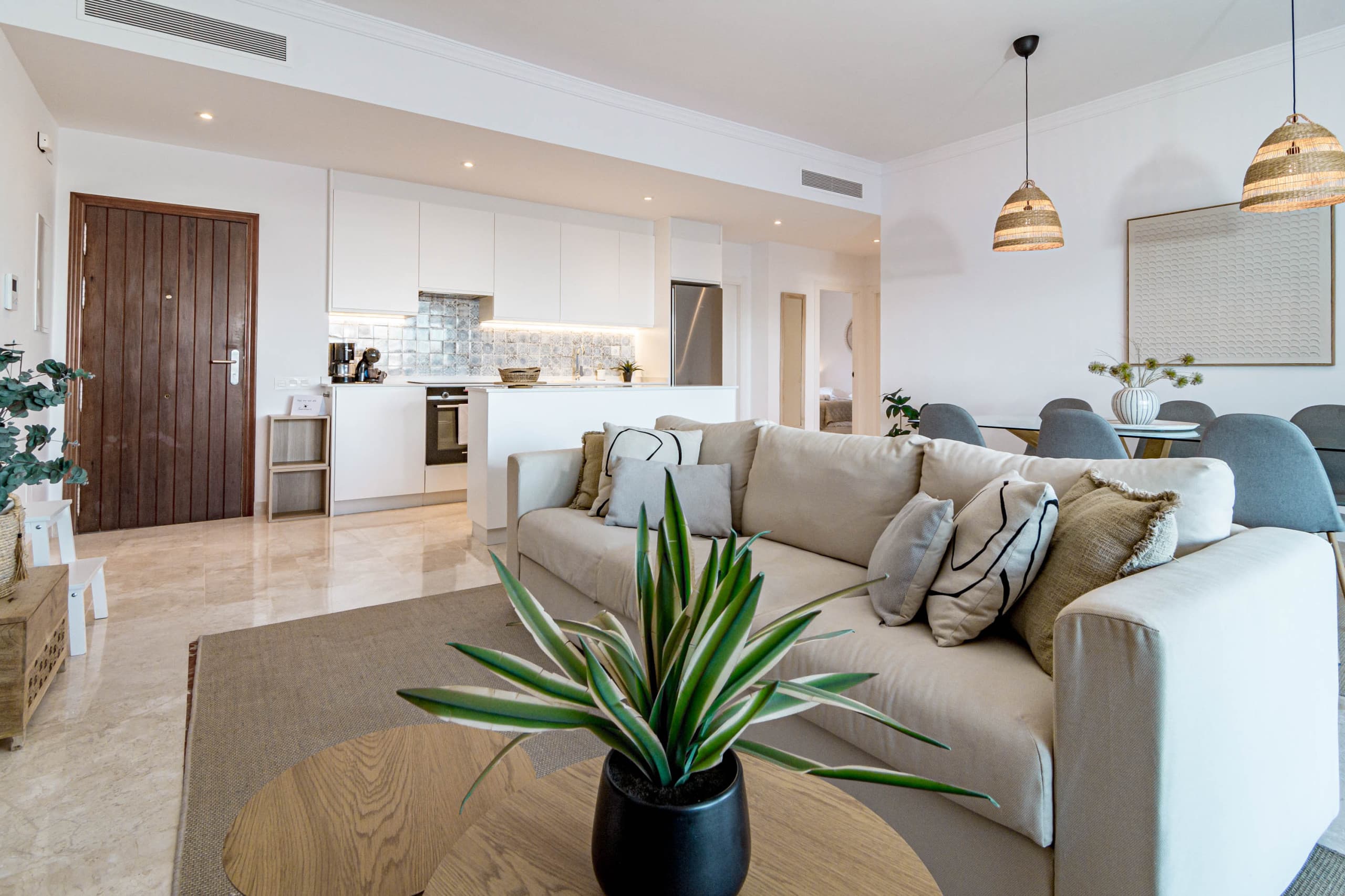 Amazing 3 bedroom surrounded by mountain views - Image 7