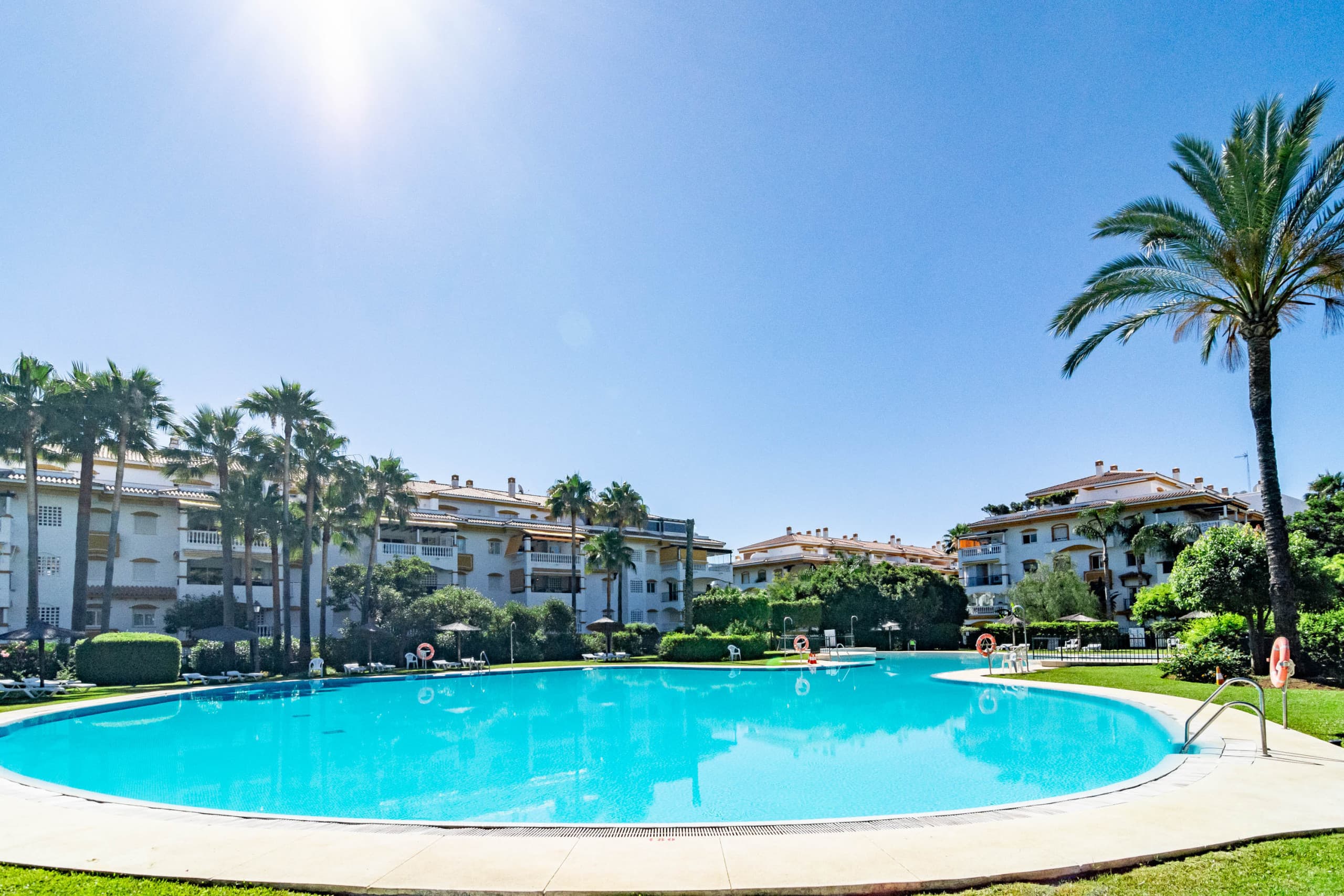 2-Bedroom in amazing urbanisation in Puerto Banus - Image 5