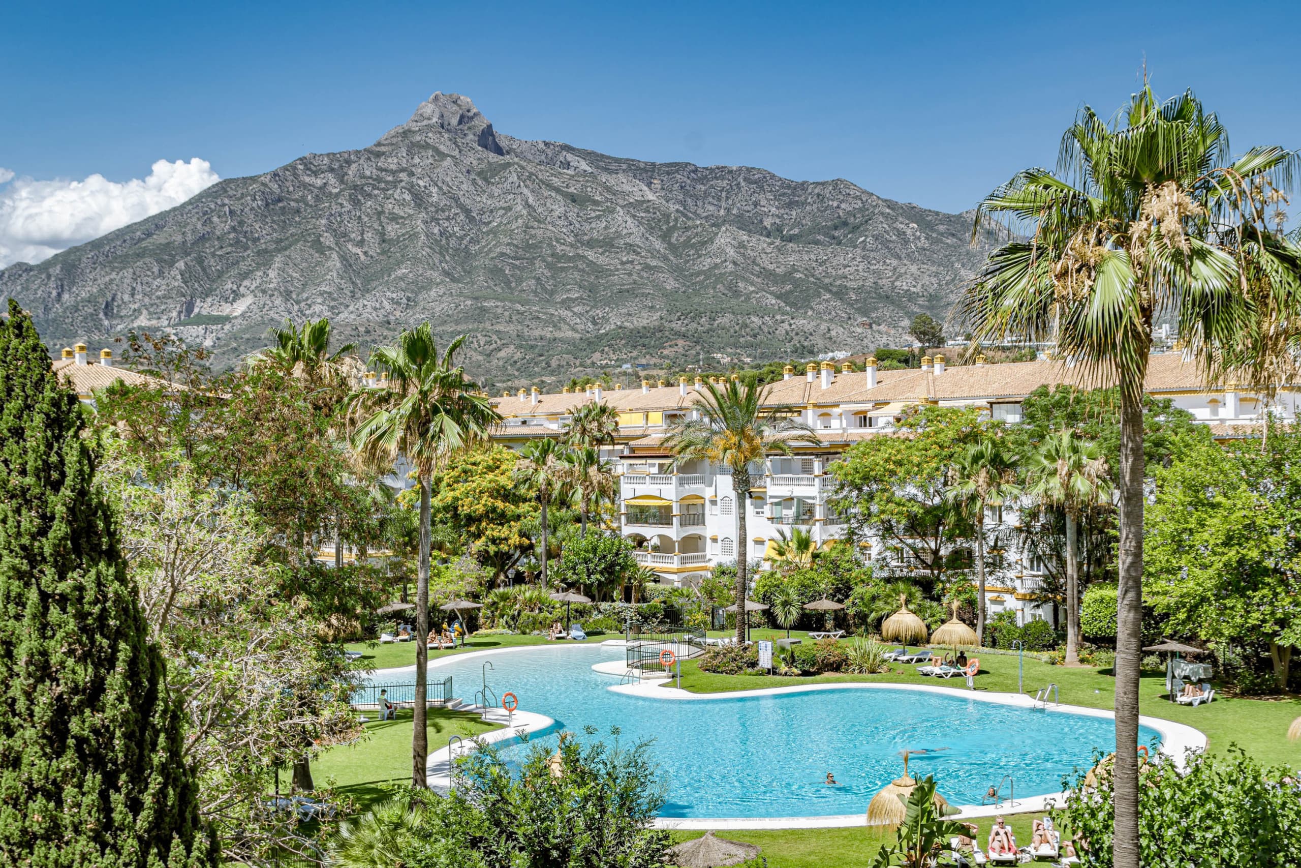 2-Bedroom in amazing urbanisation in Puerto Banus - Image 4