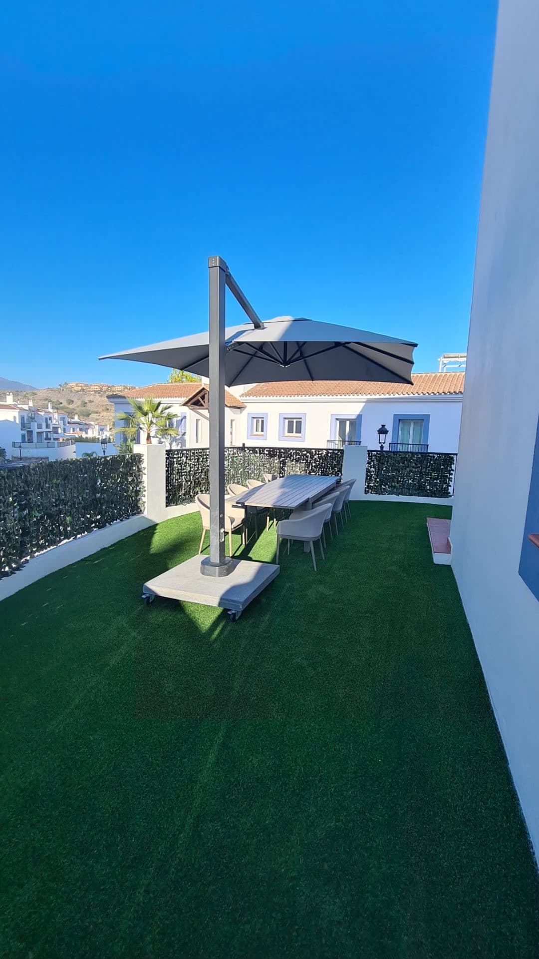 Huge 3 bedroom with amazing outdoor space - Image 3