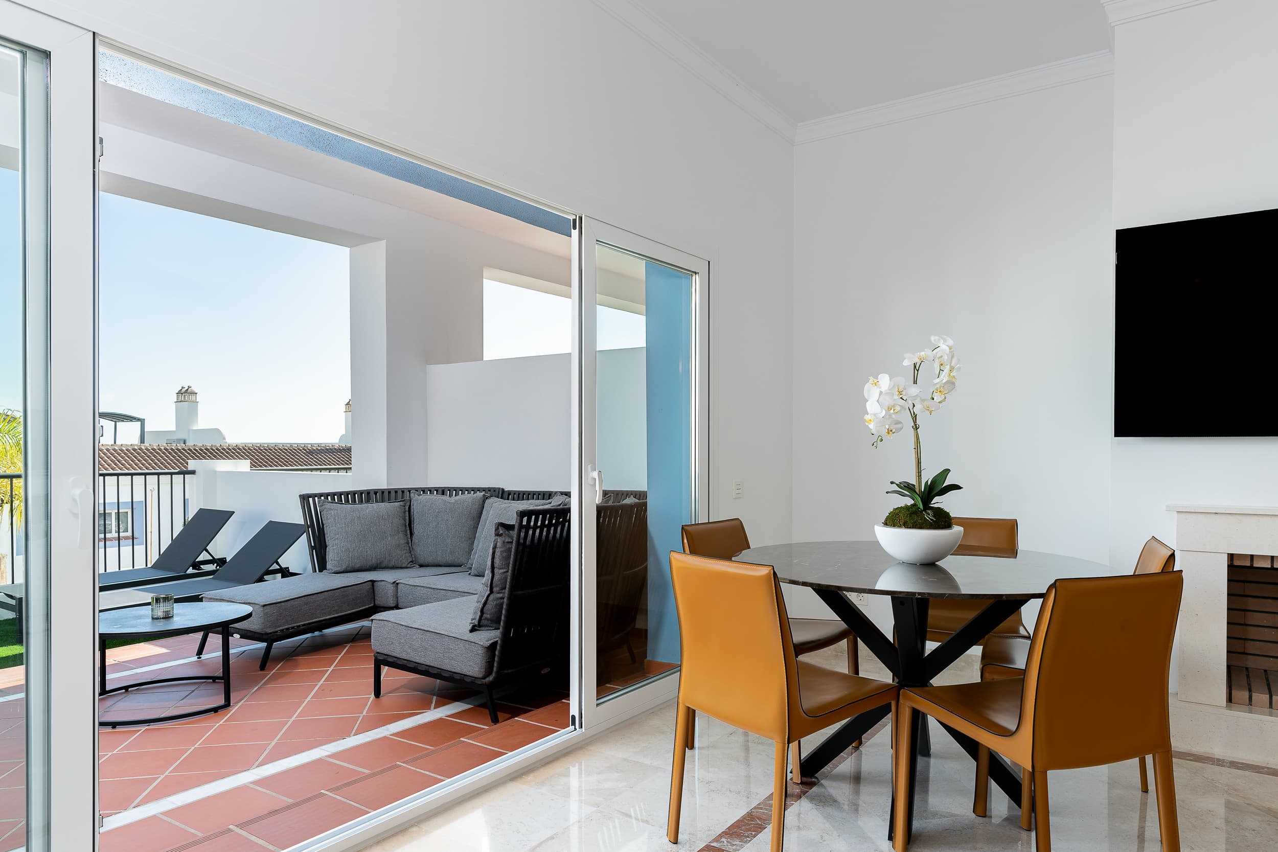 Huge 3 bedroom with amazing outdoor space - Image 6