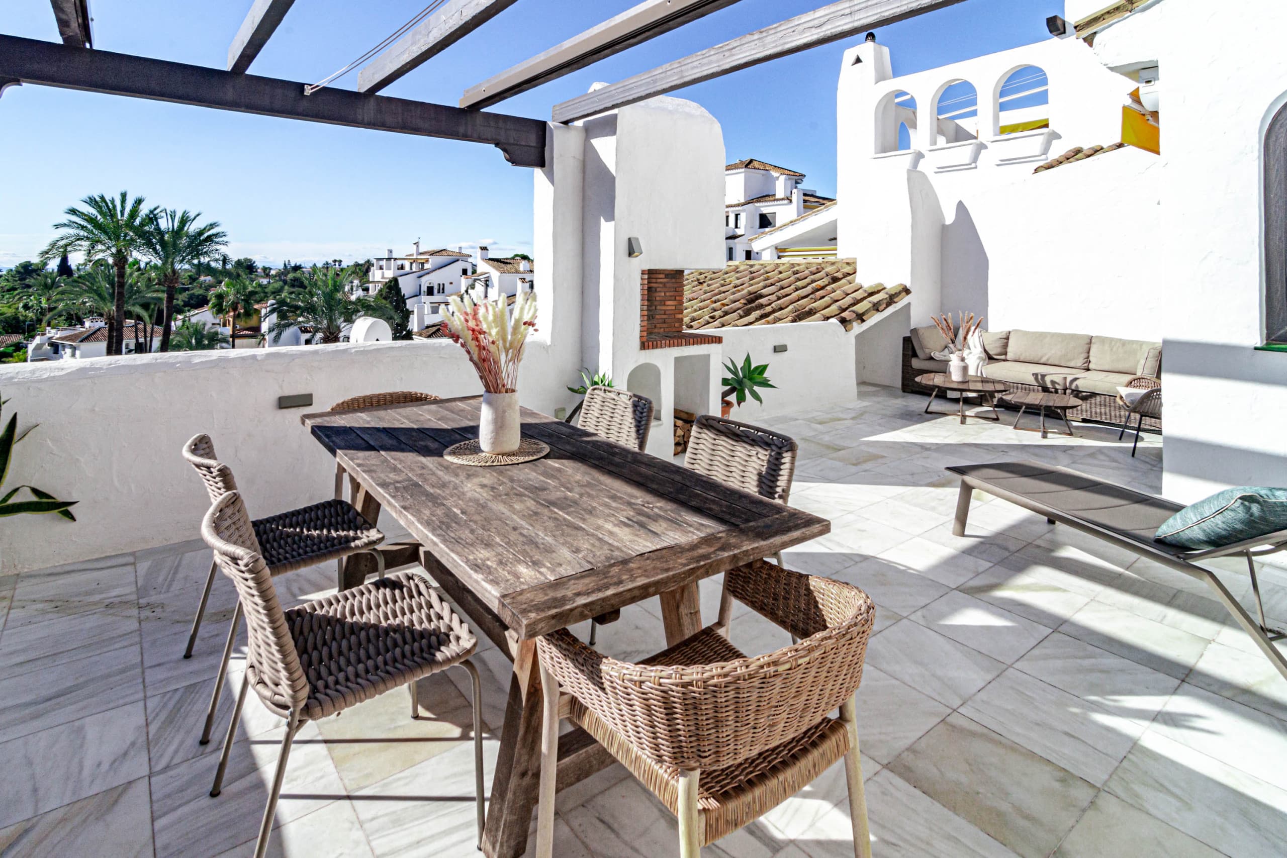 Aldea Blanca, Puerto Banus with Seaview - Image 2