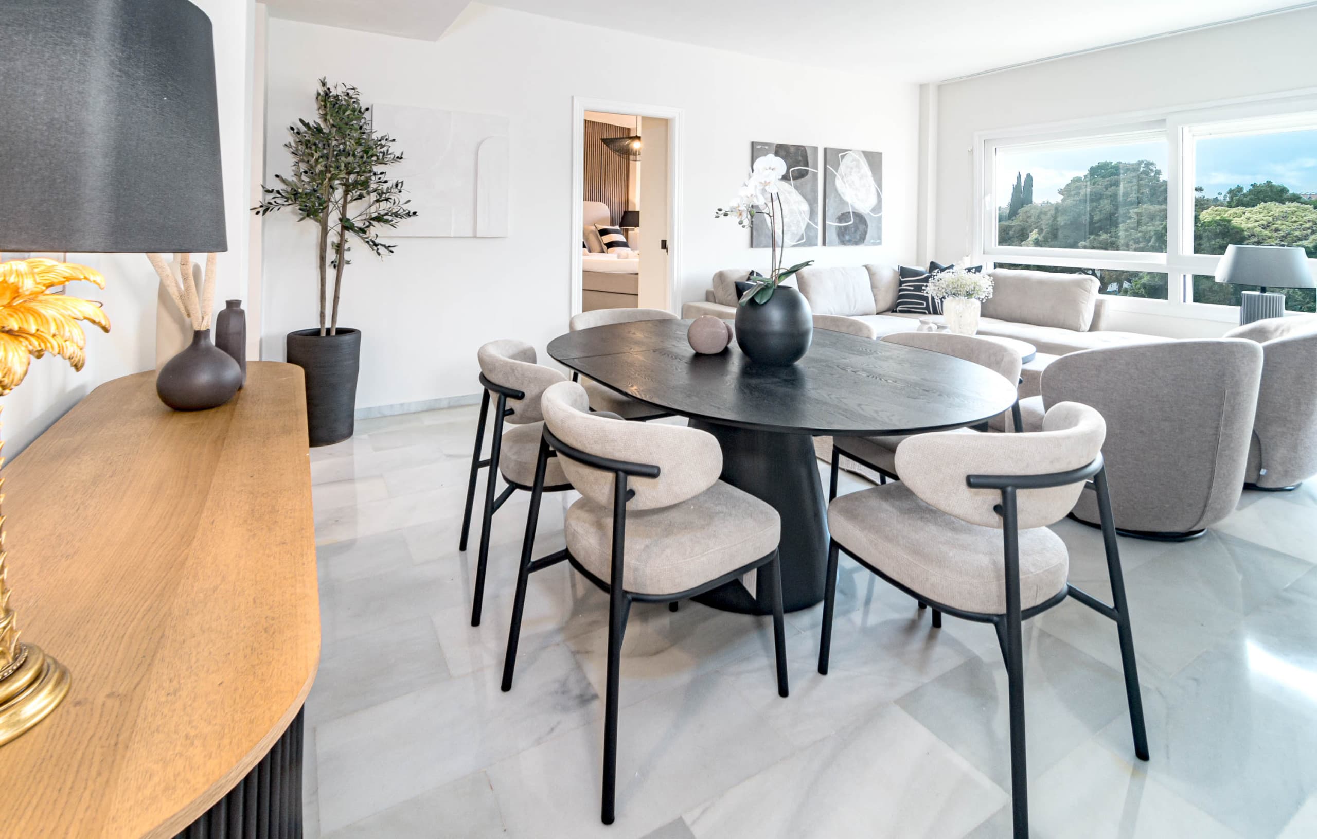 Beach front apartment in Puerto Banus - Image 7