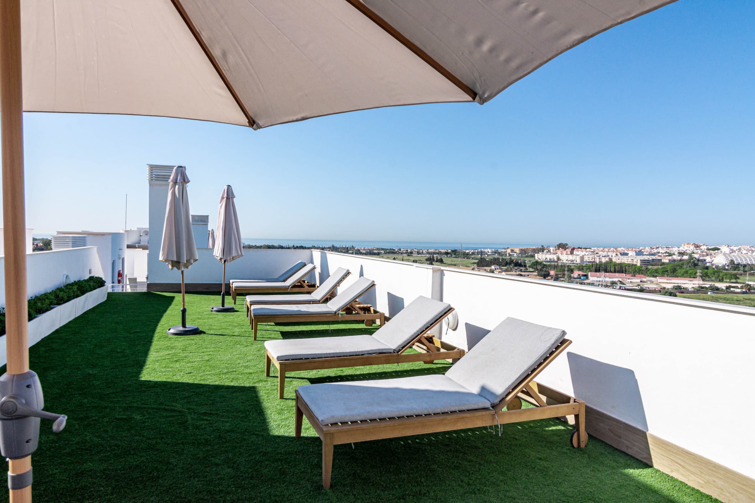 Ultra modern 3 bed in Nueva Andalucia - Image 2