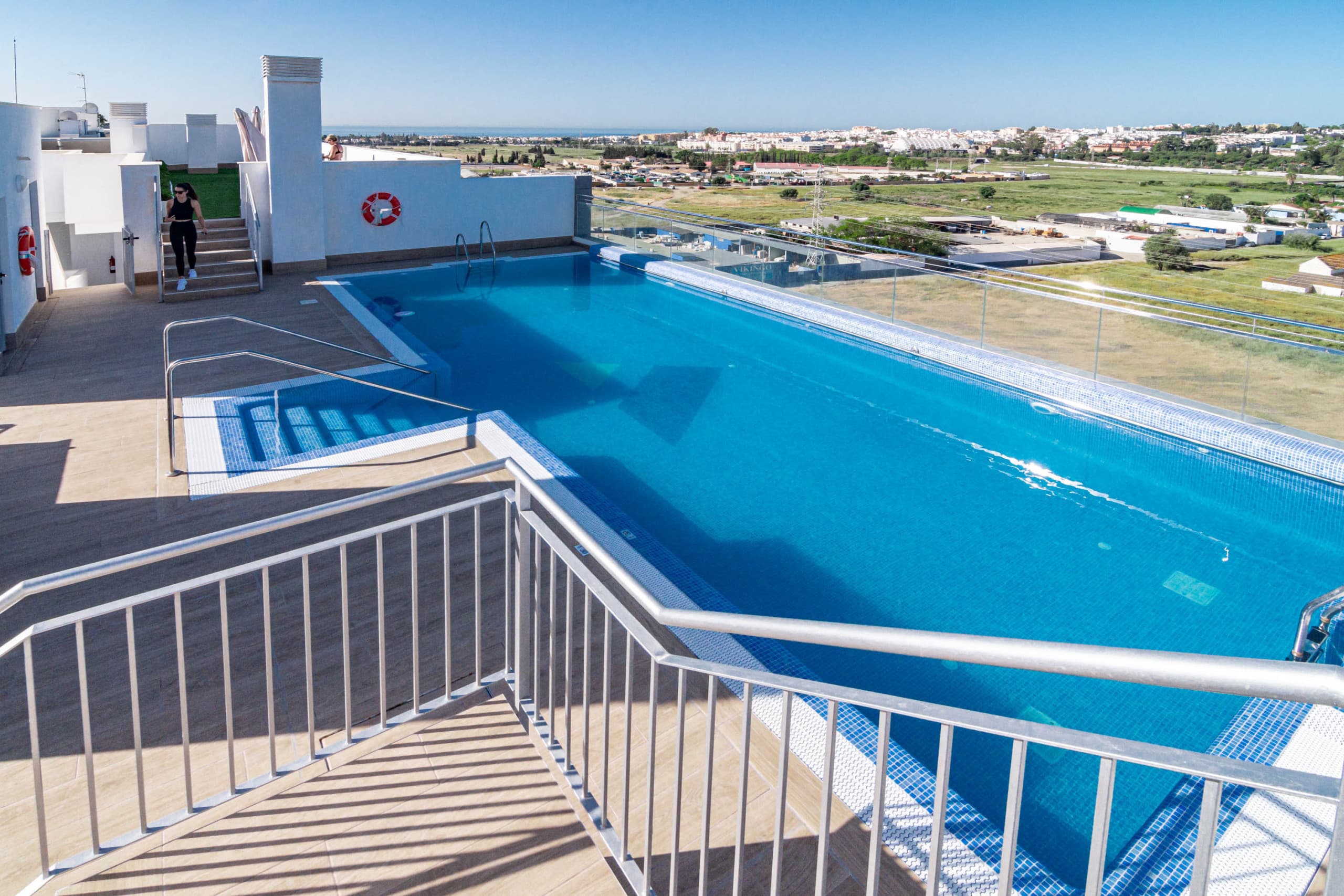 Ultra modern 3 bed in Nueva Andalucia - Image 3