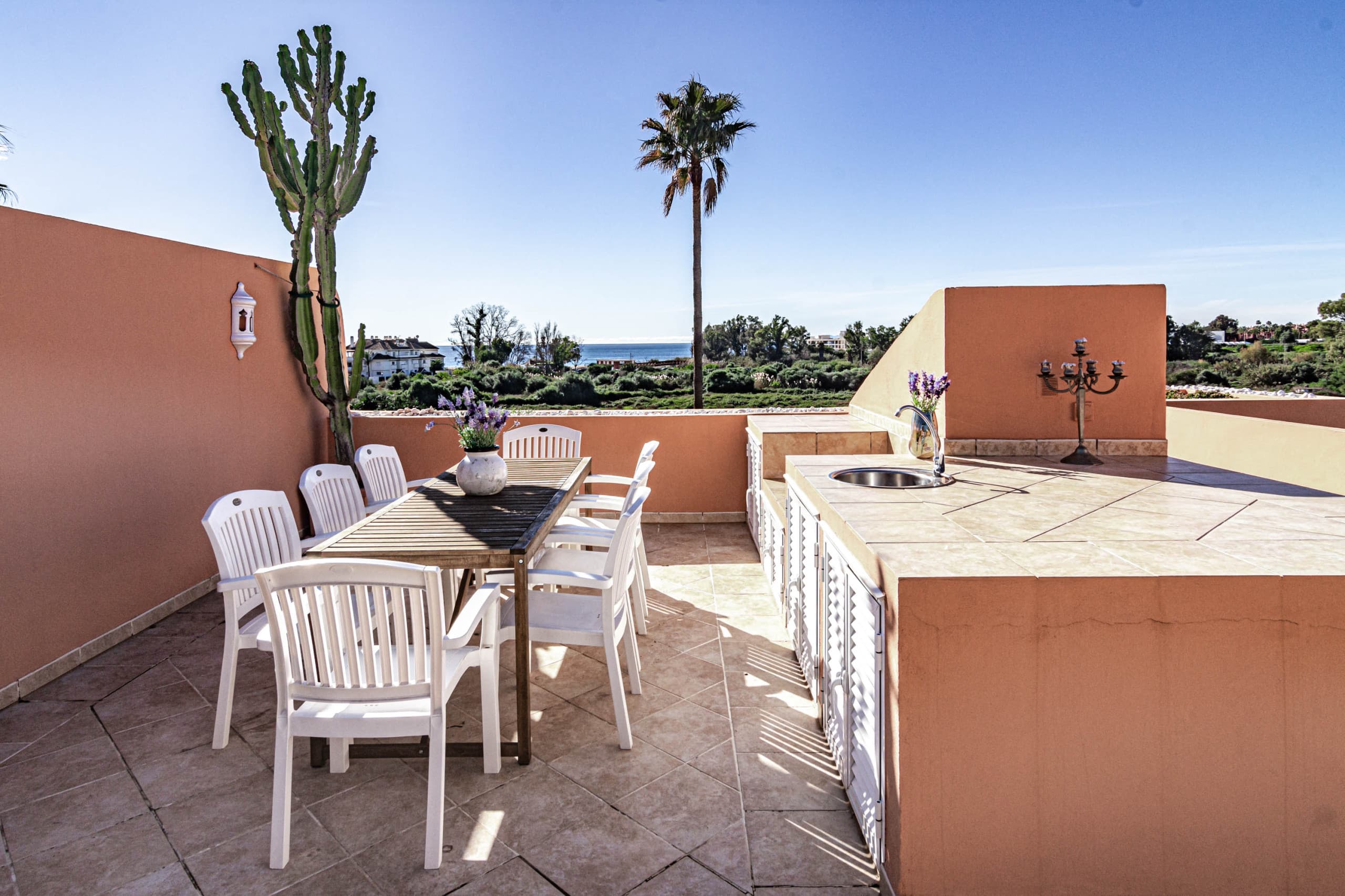 Estepona stylish beach front apartment - Image 6