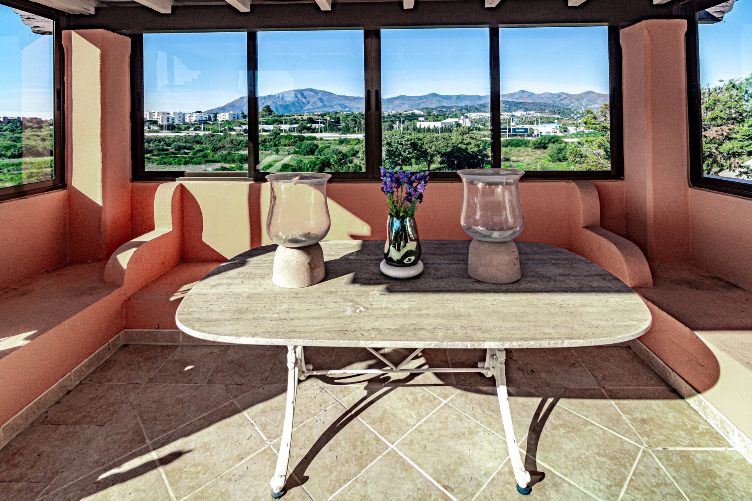 Estepona stylish beach front apartment - Image 3