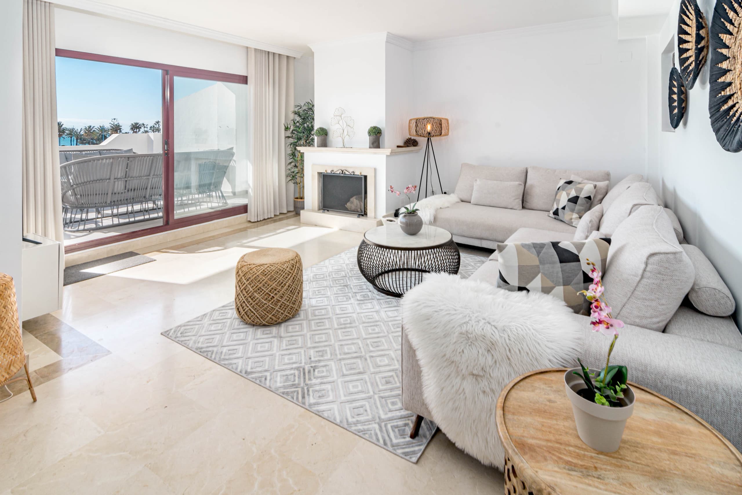 4 bedroom apartment 150m from the beach - Image 3