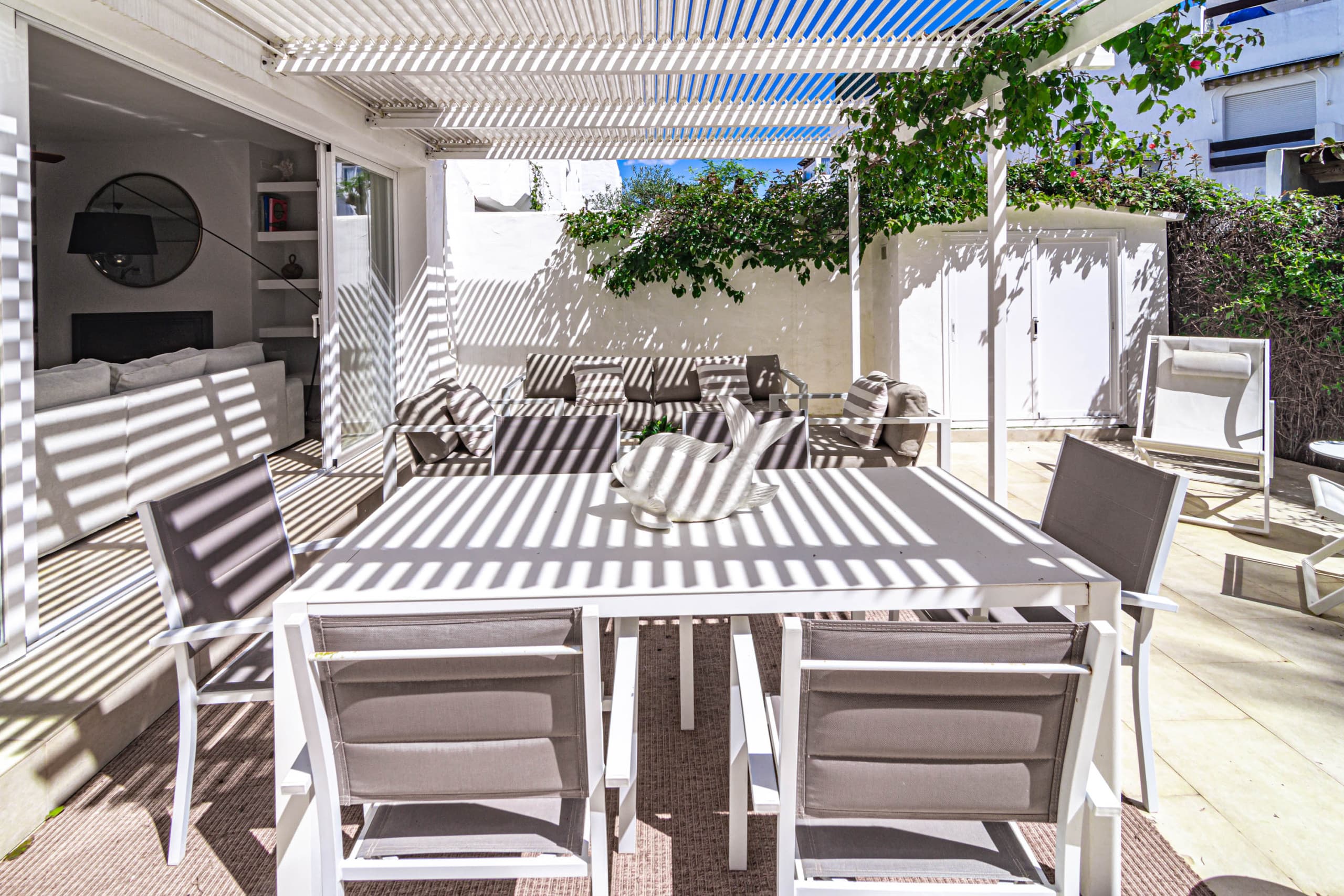 Beach front townhouse with plunge pool - Image 4