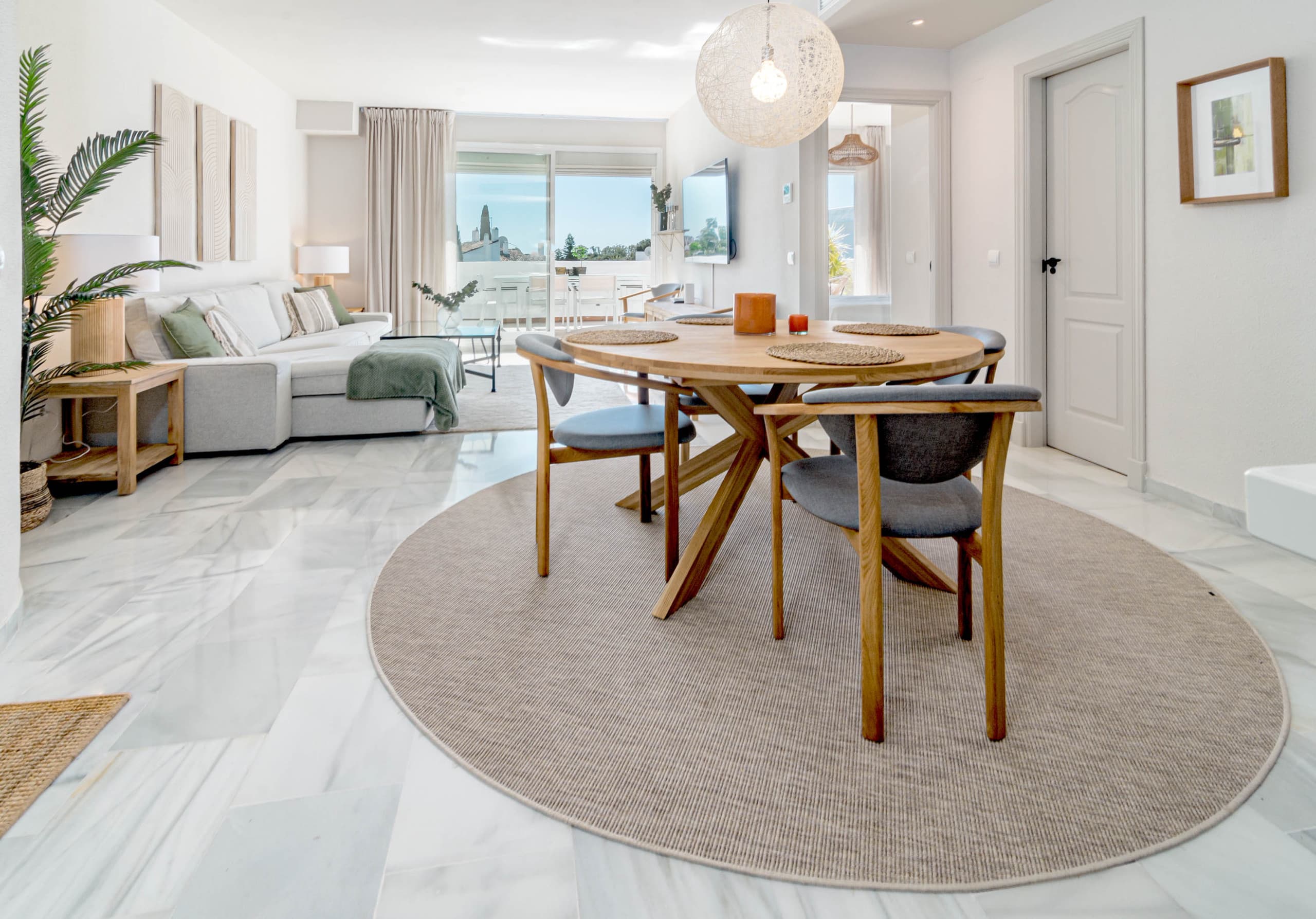 Penthouse with stunning sea views - Image 3