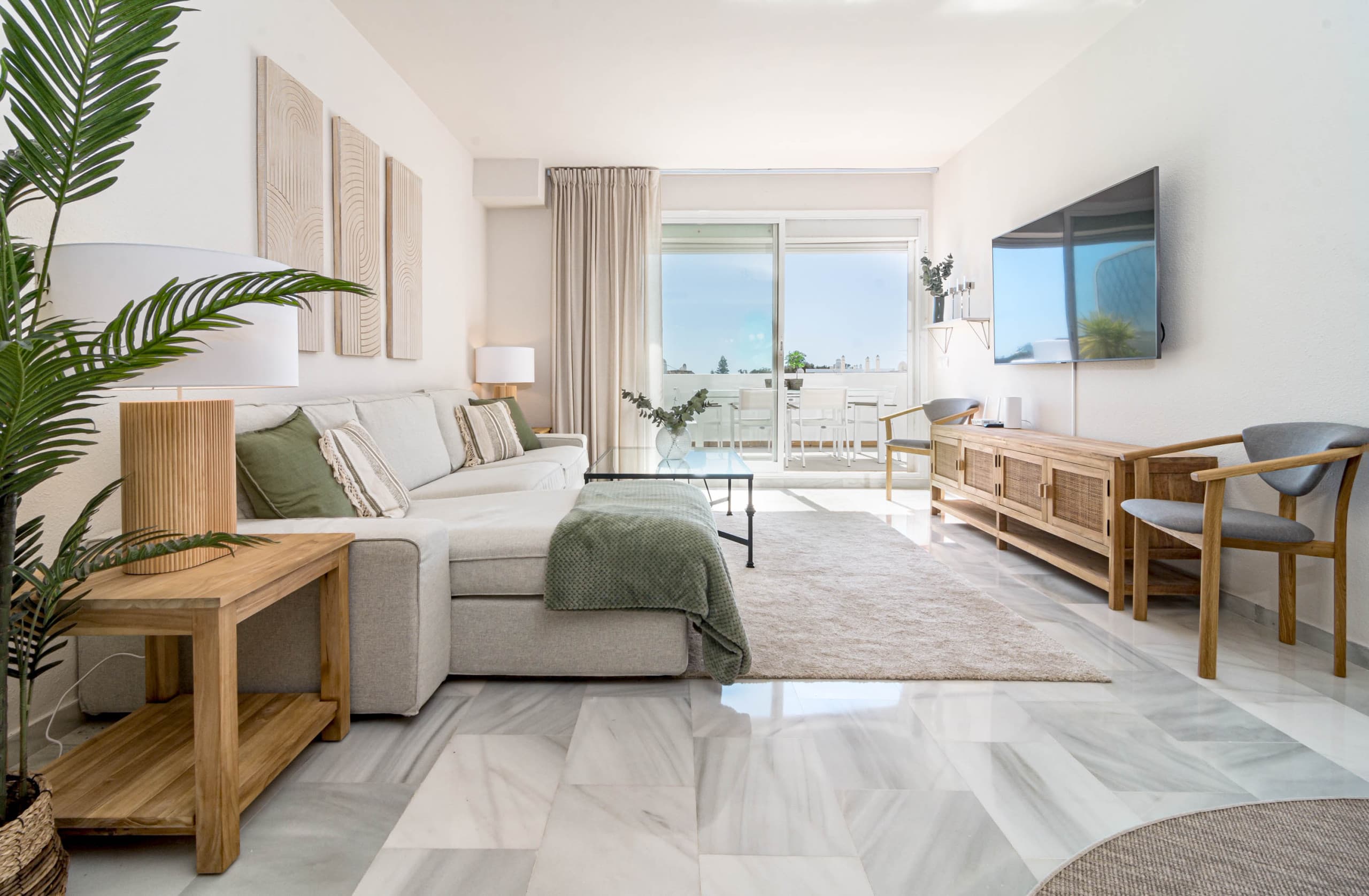 Penthouse with stunning sea views - Image 6