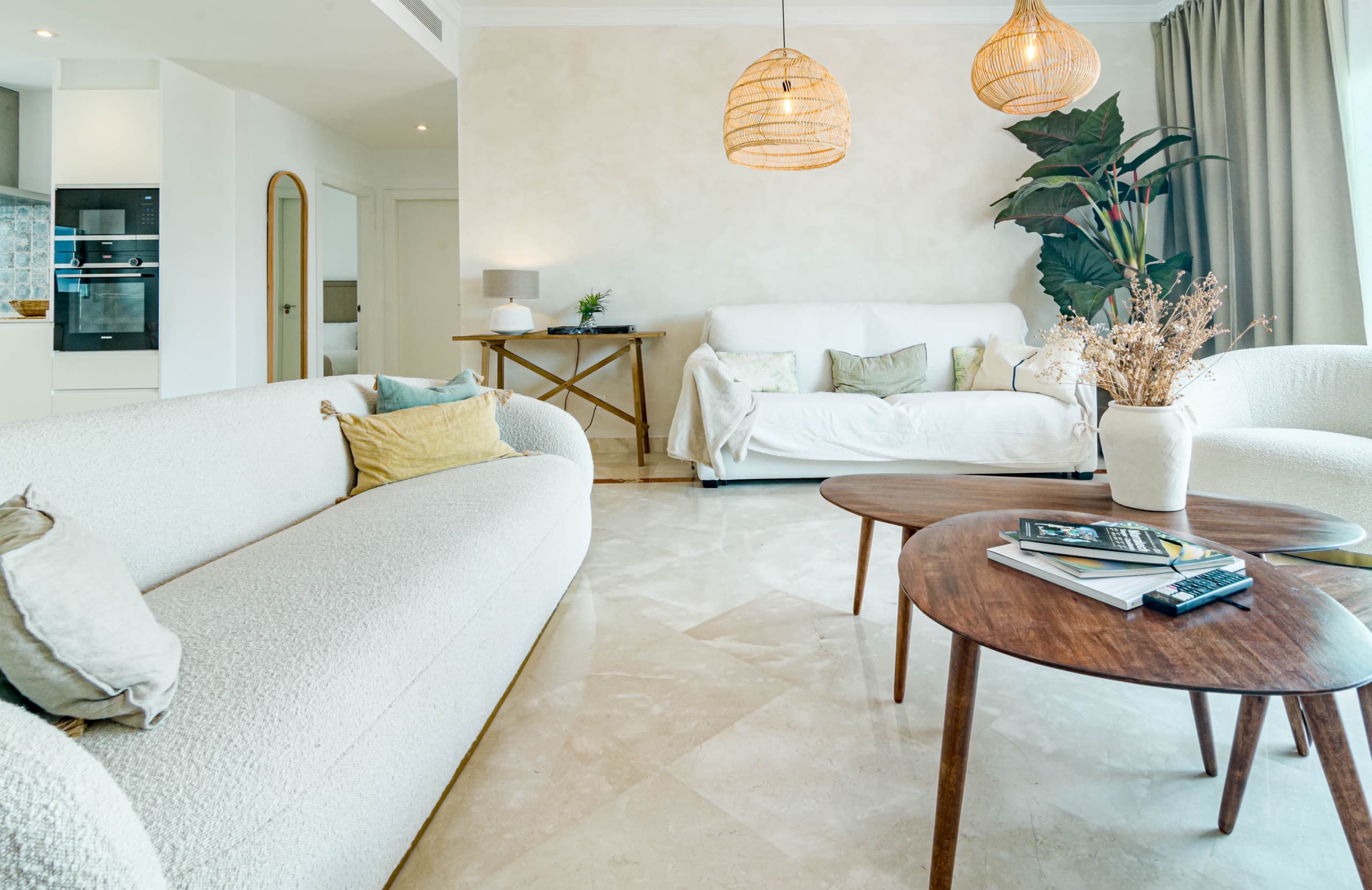 Luxury apartment with sea views - Image 7