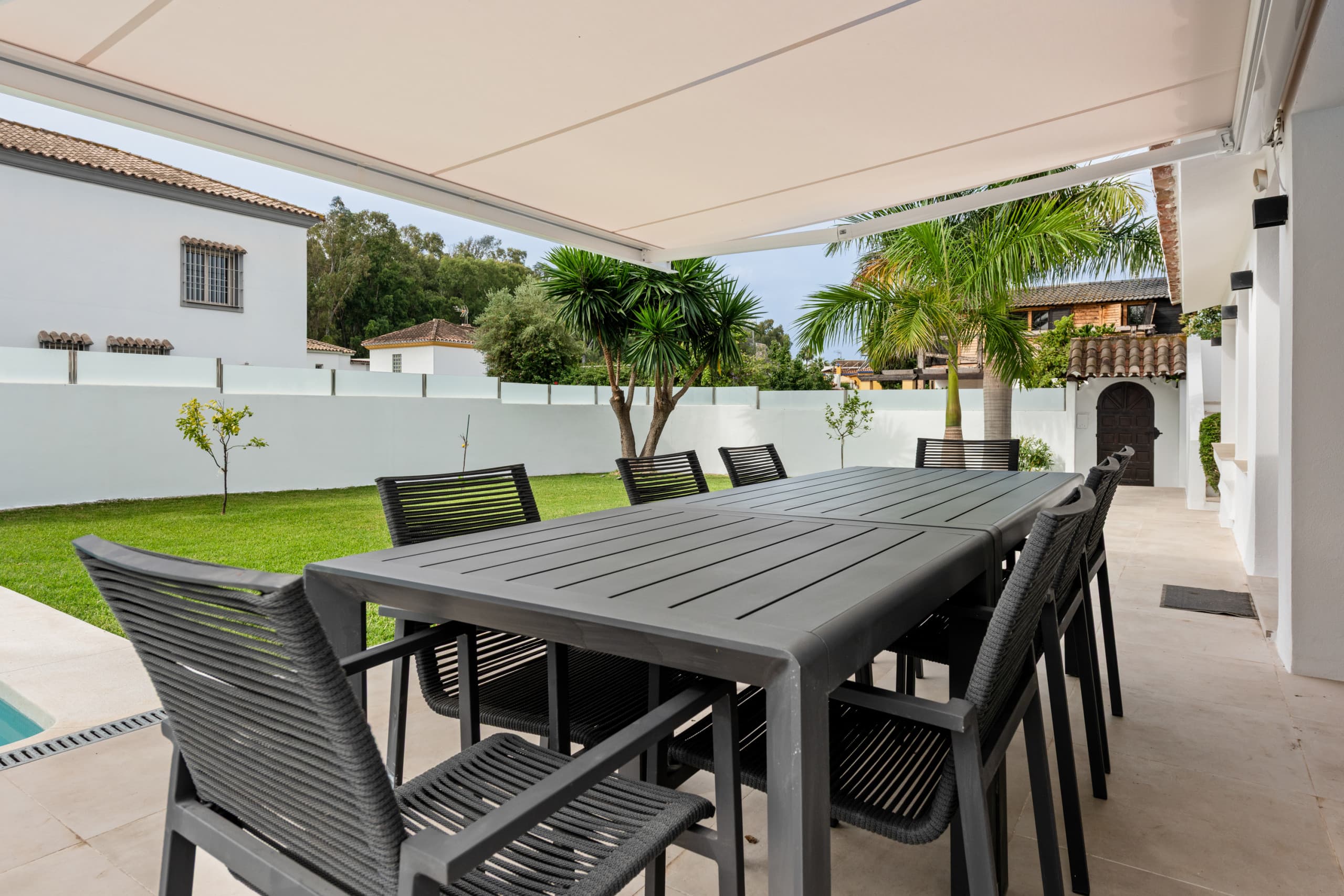 Beautiful villa 250m from the beach - Image 5