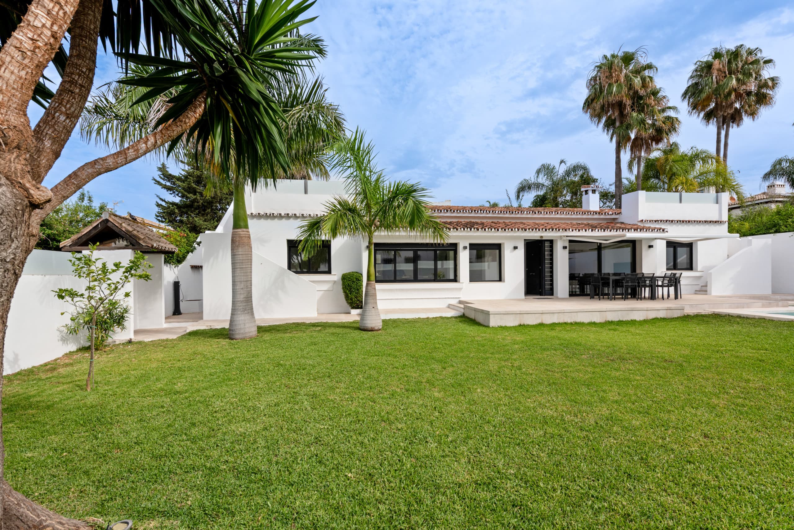 Beautiful villa 250m from the beach - Image 4