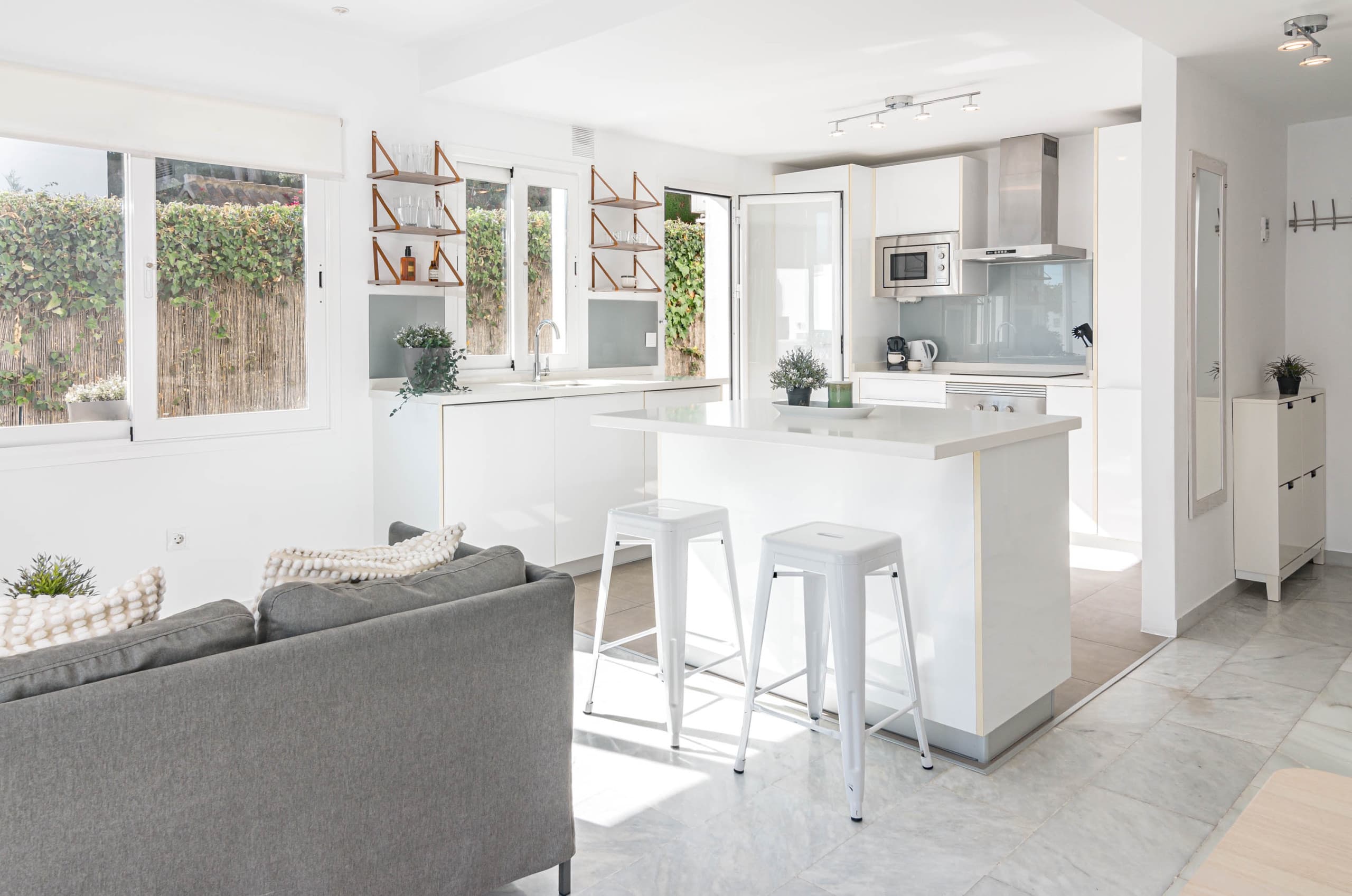 Modern apartment near Puerto Banus - Image 5