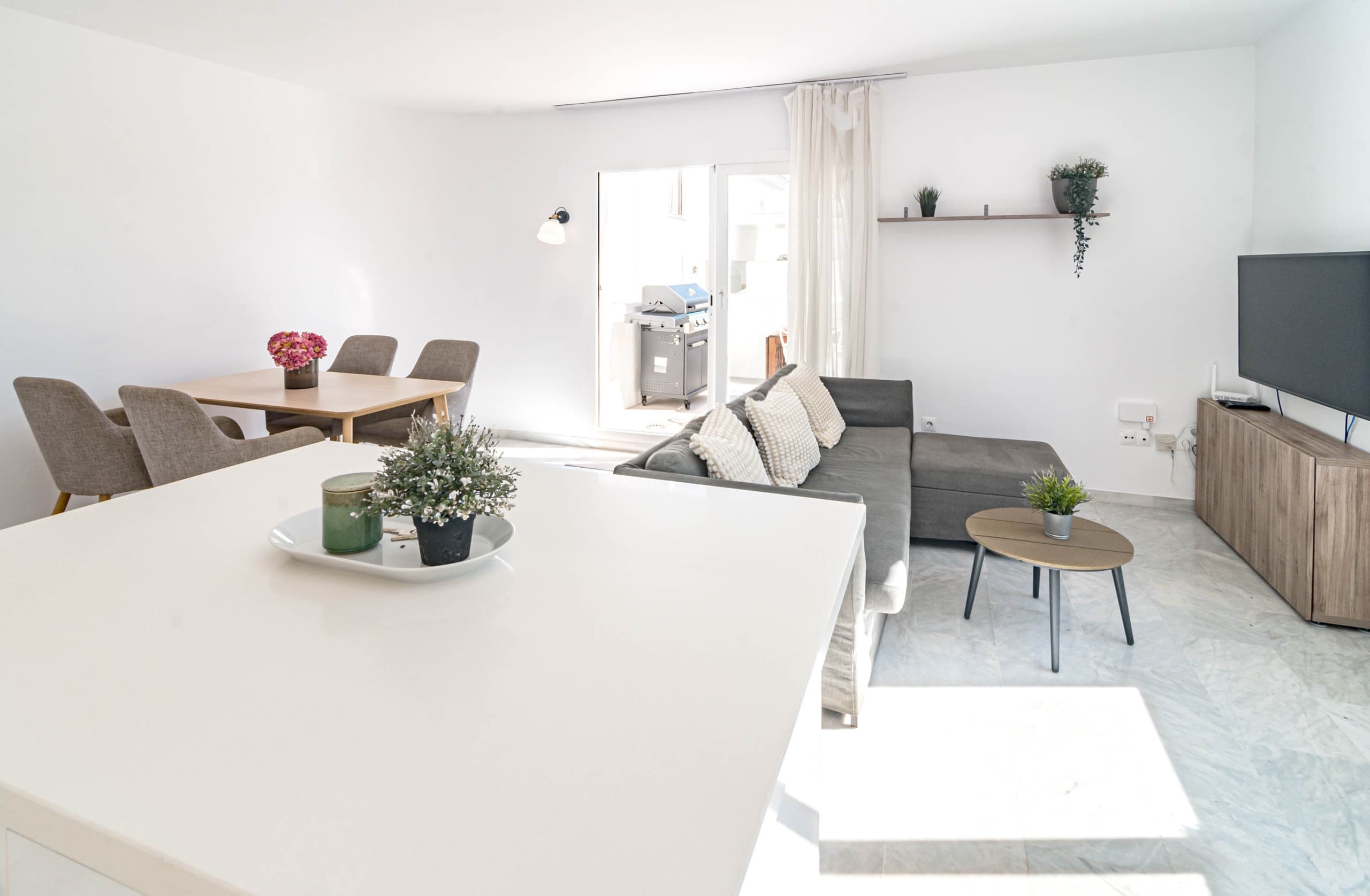 Modern apartment near Puerto Banus - Image 6