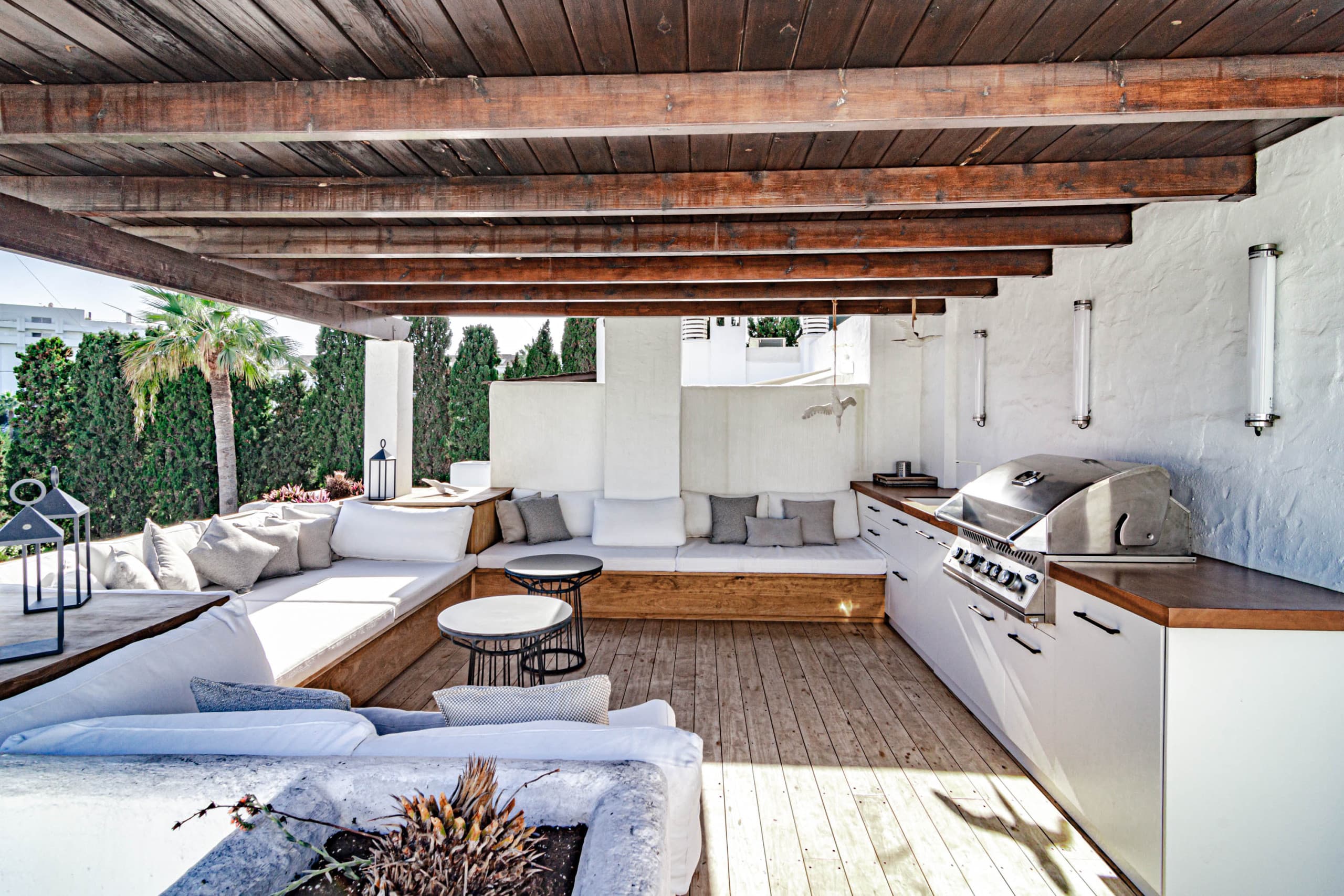 Huge townhouse with private heated pool and rooftop - Image 2
