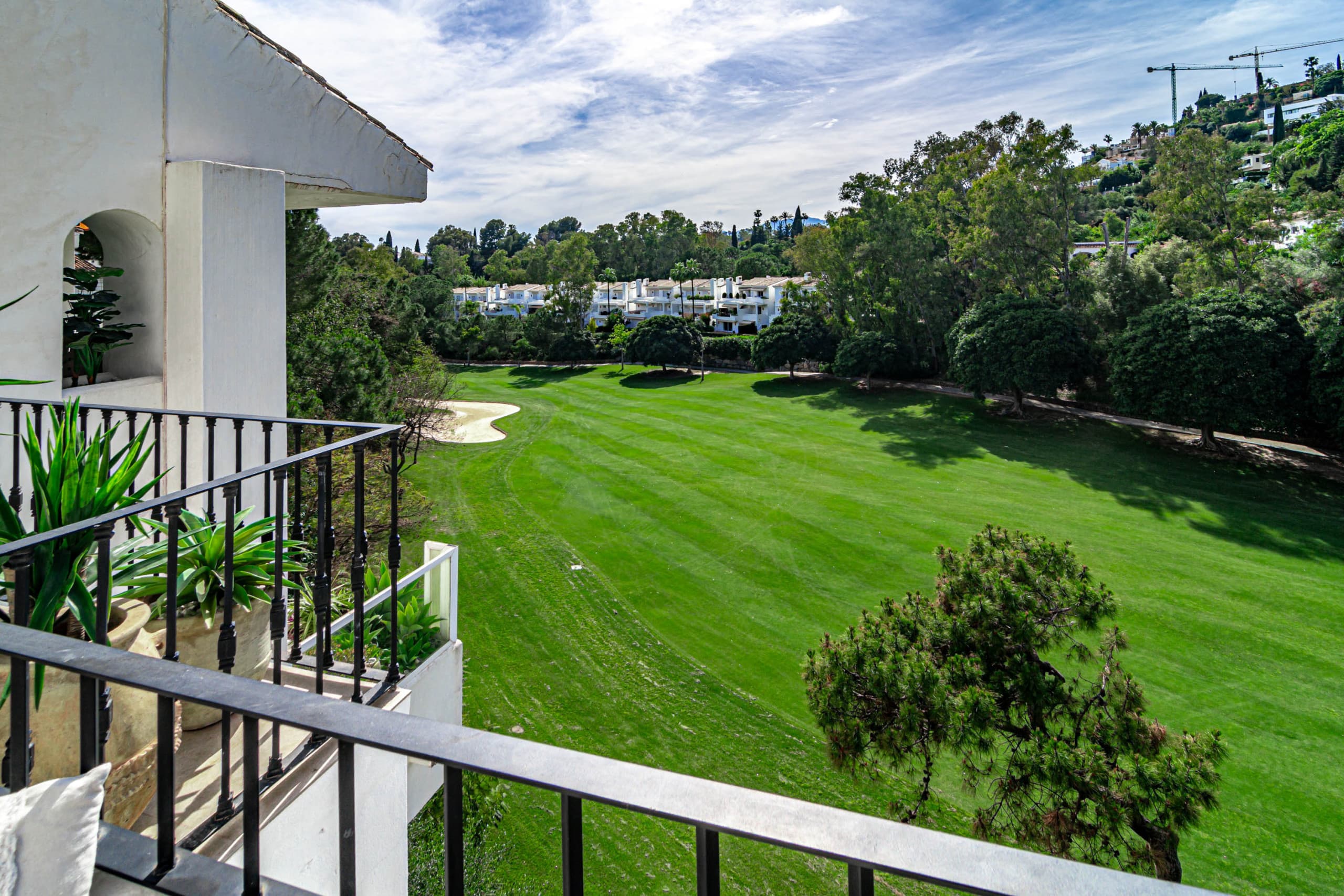Luxury Duplex with Panoramic Views - Image 5