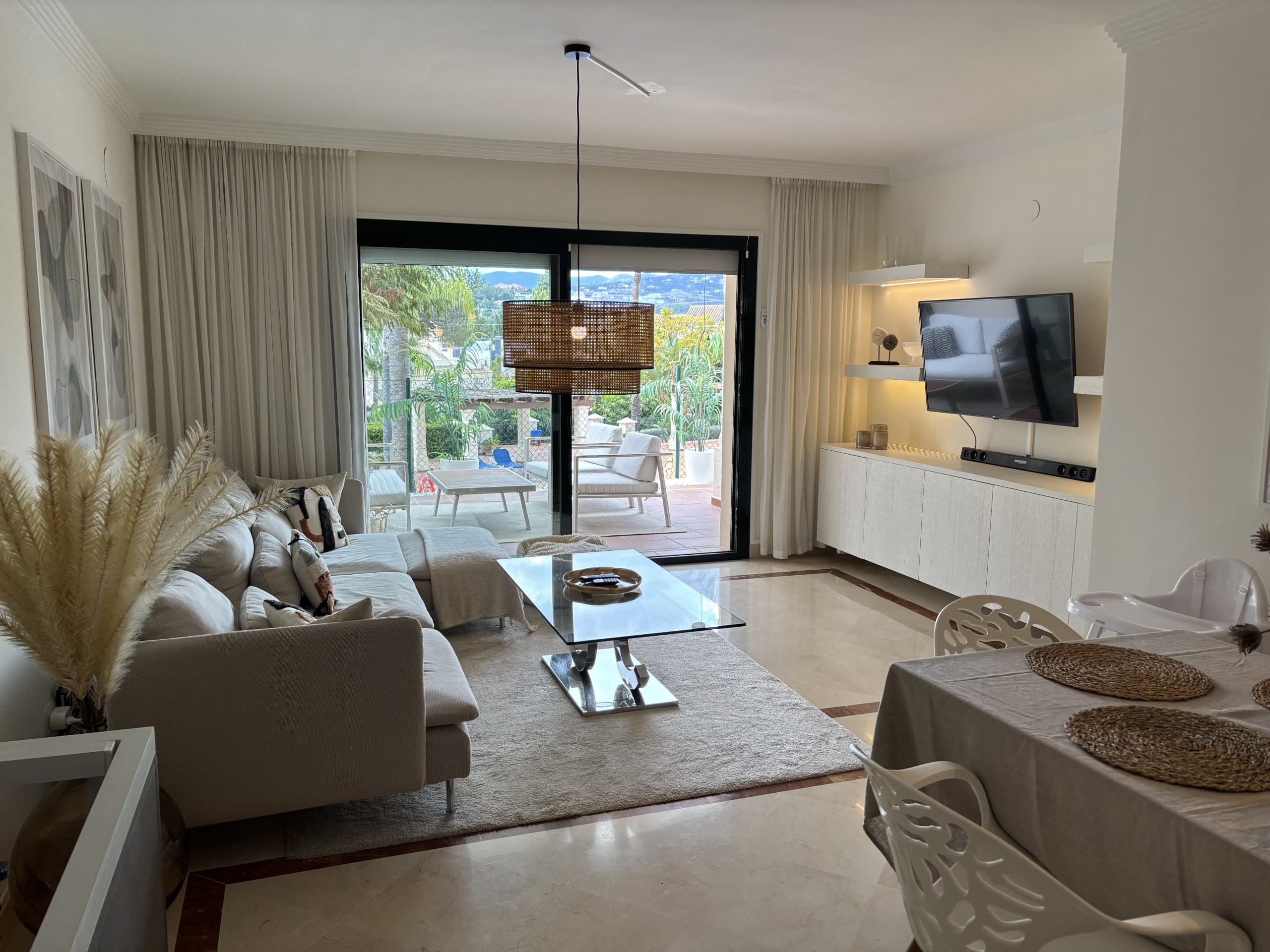 Elegant Marbella Apartment with Terrace & Pool Views - Image 2