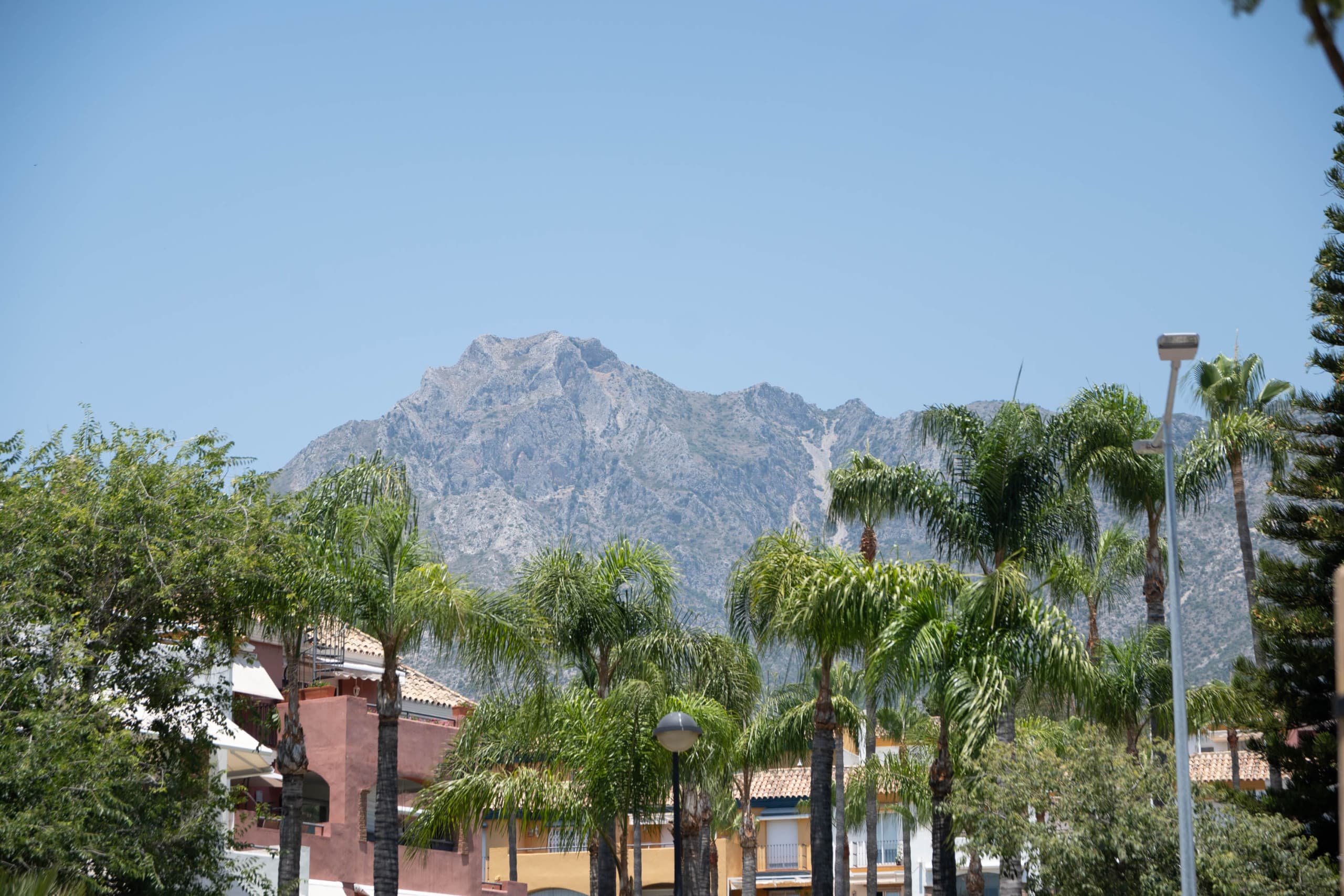Stunning Marbella Apartment with Sea Views - Image 2